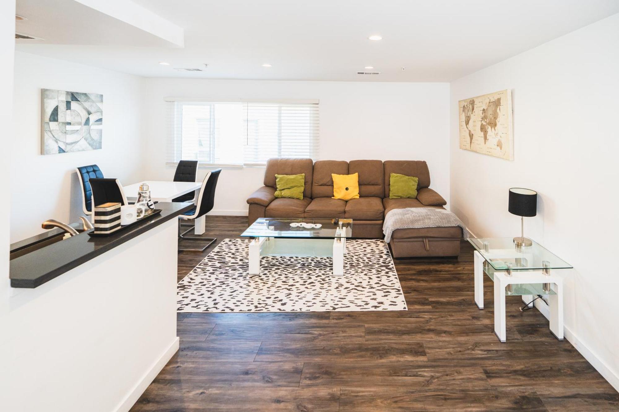Chic 1-bedroom With Dinning Area In Location Close To Downtown With Free Parking * Los Angeles