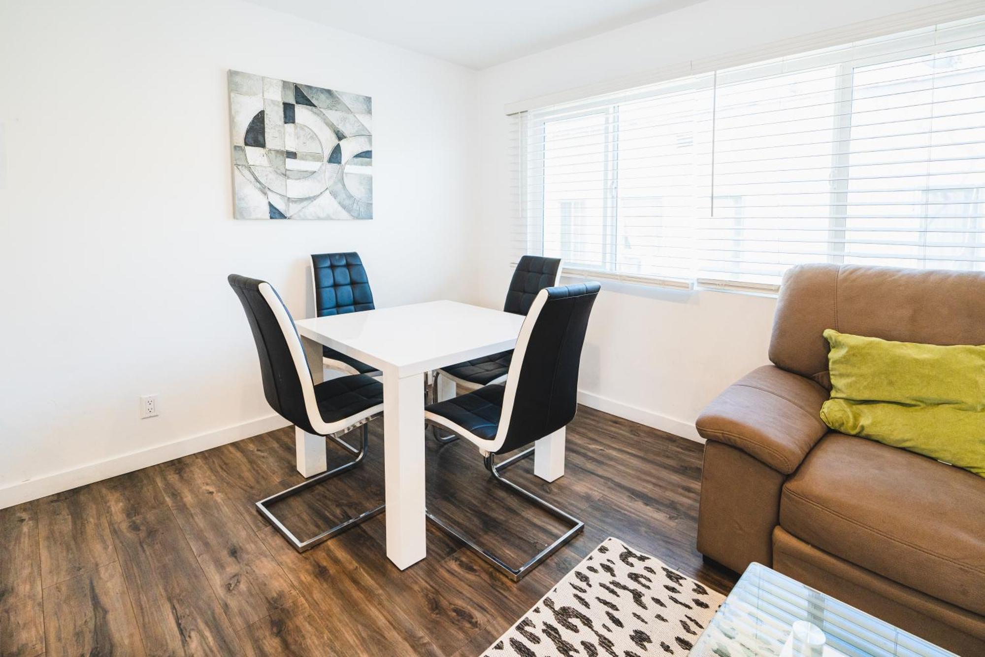Chic 1-bedroom With Dinning Area In Location Close To Downtown With Free Parking * Los Angeles