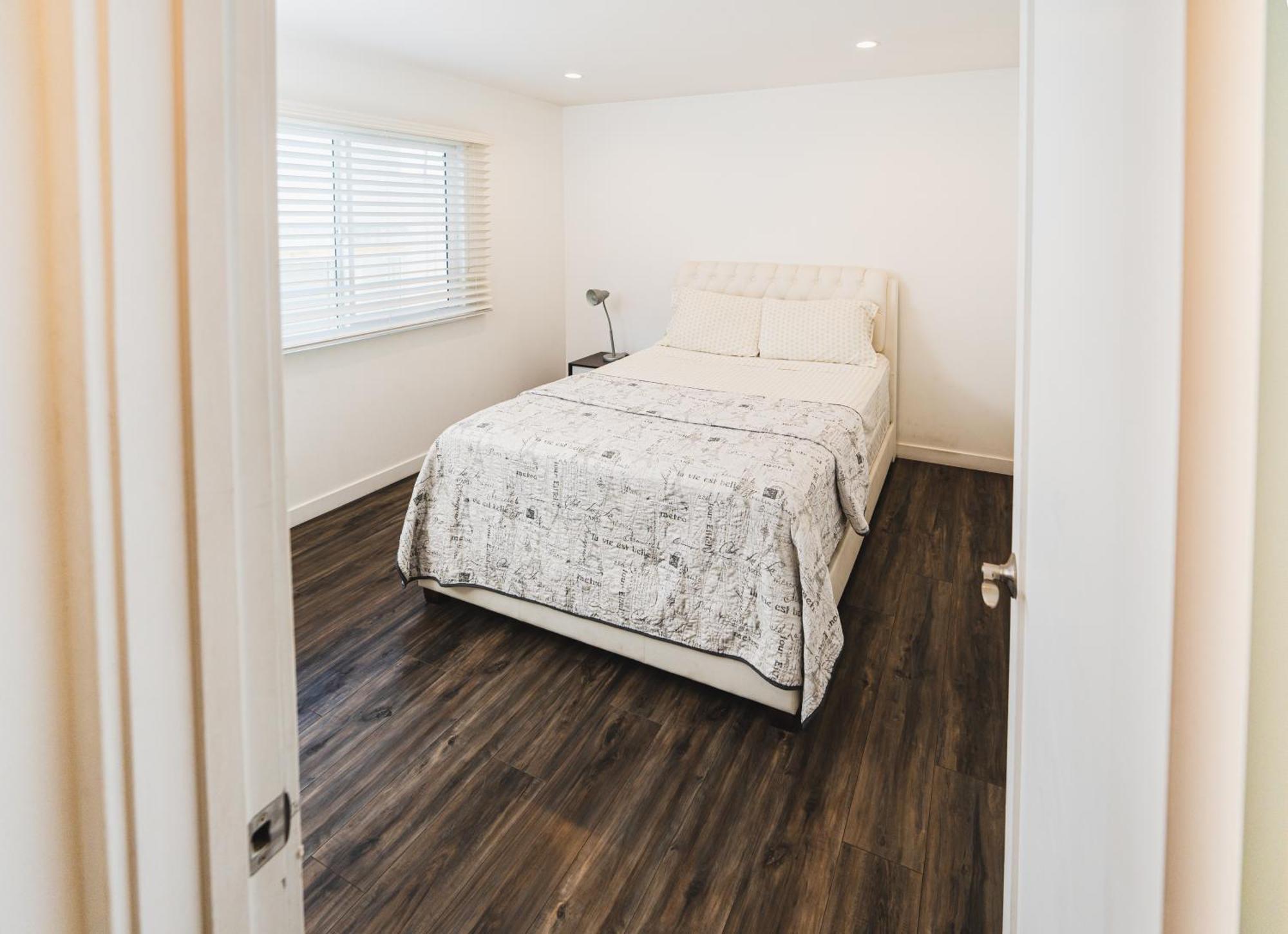 Chic 1-bedroom With Dinning Area In Location Close To Downtown With Free Parking Apartment Los Angeles