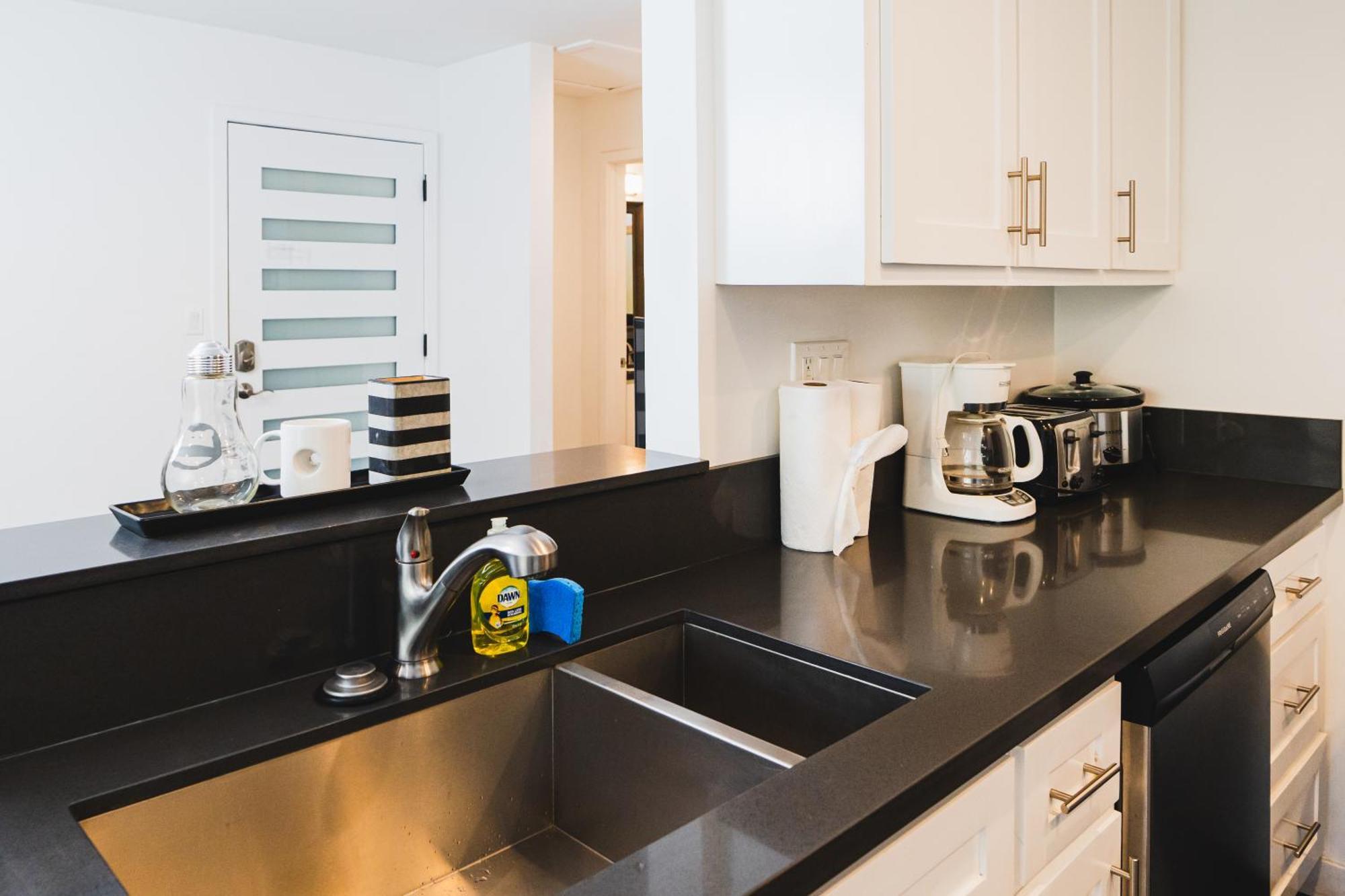 Chic 1-bedroom With Dinning Area In Location Close To Downtown With Free Parking Apartment Los Angeles