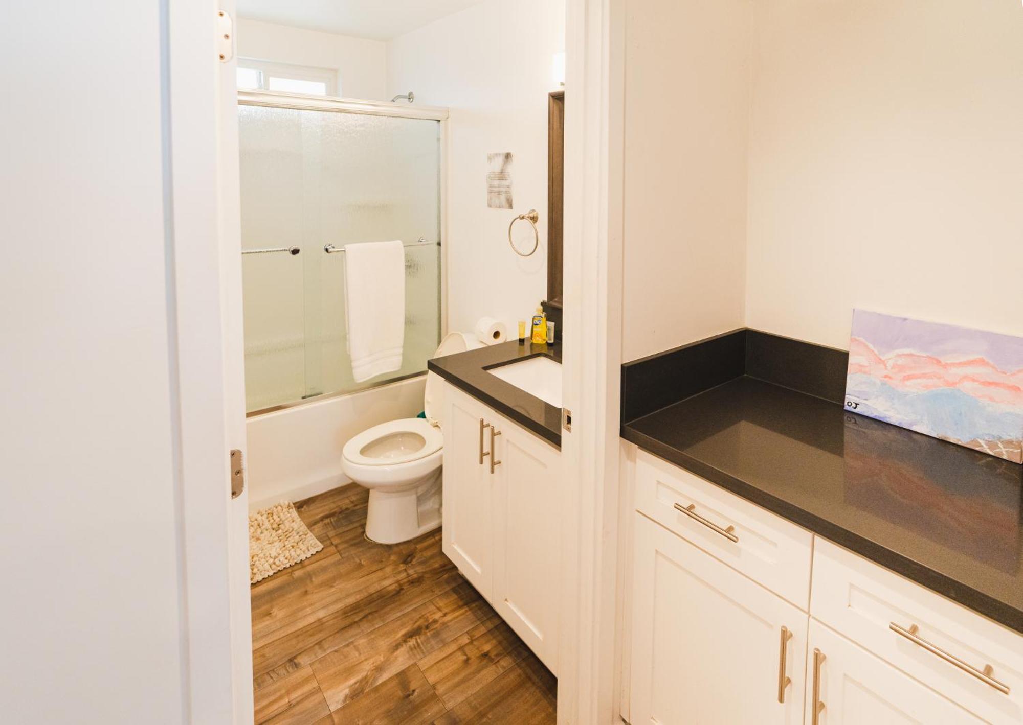 Apartment Stylish One Bedroom In Hollywood Koreatown Area With Parking