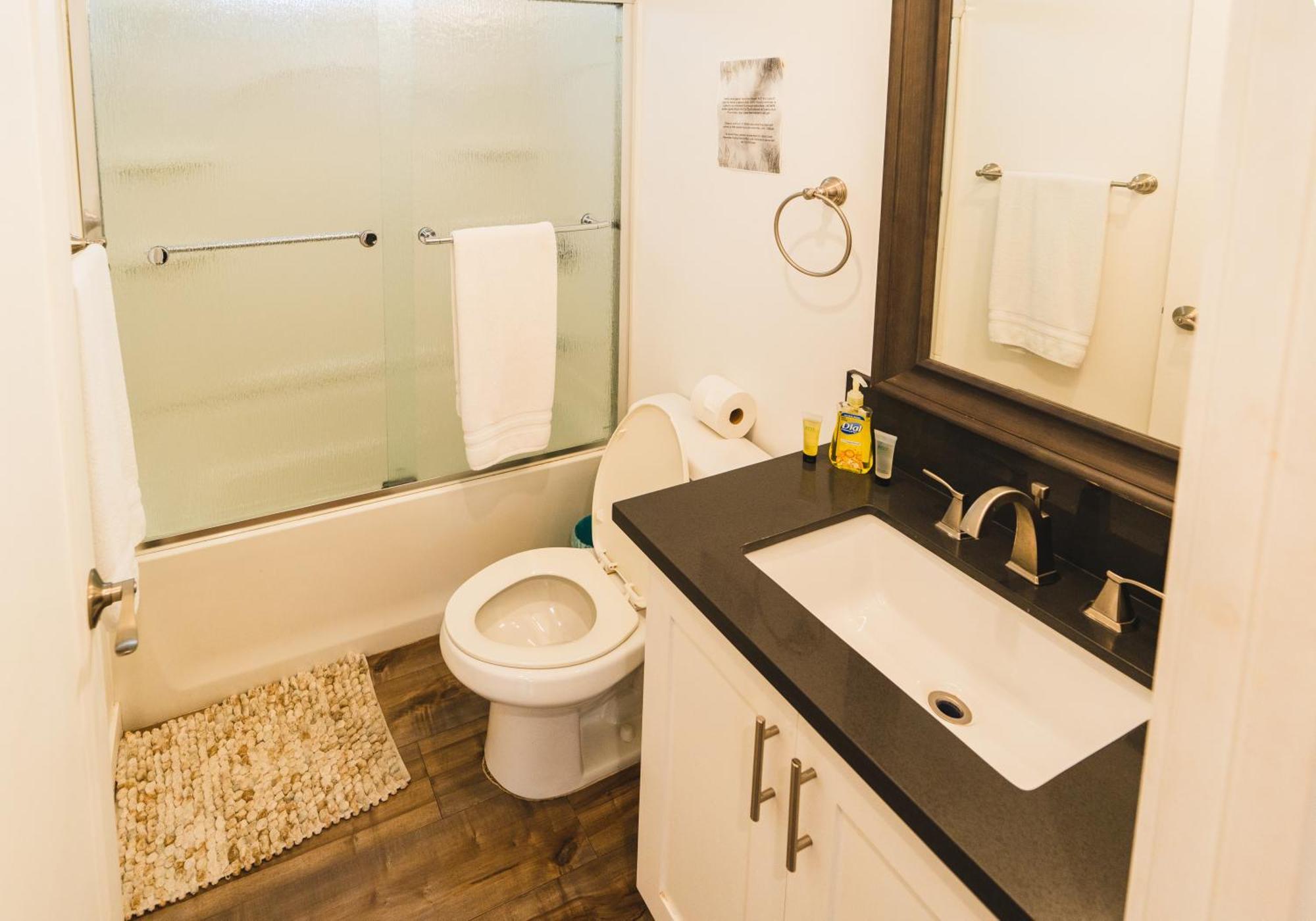 Stylish One Bedroom In Hollywood Koreatown Area With Parking Apartment