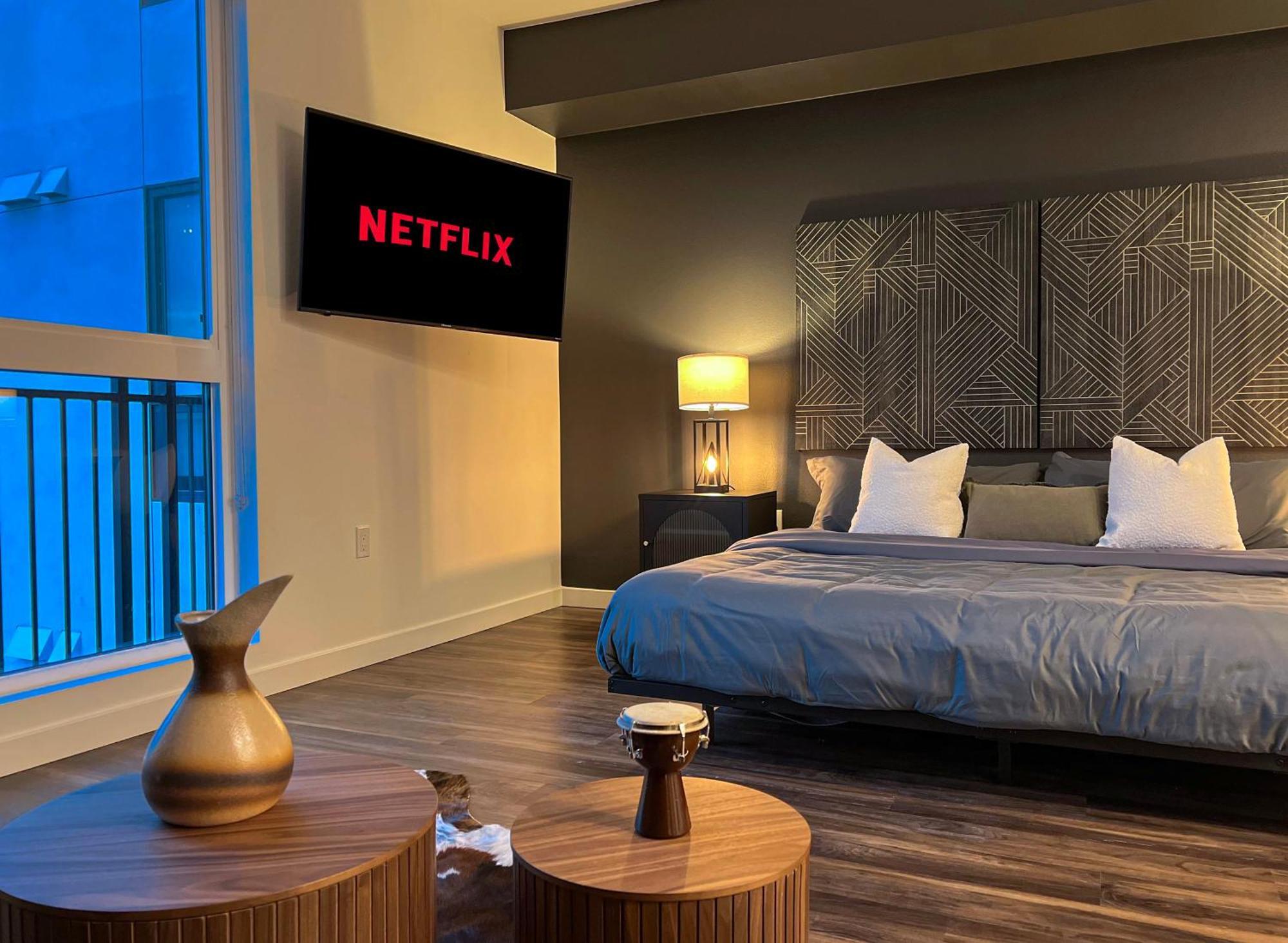Apartment Modern Cosmopolitan In Hollywood-free Parking