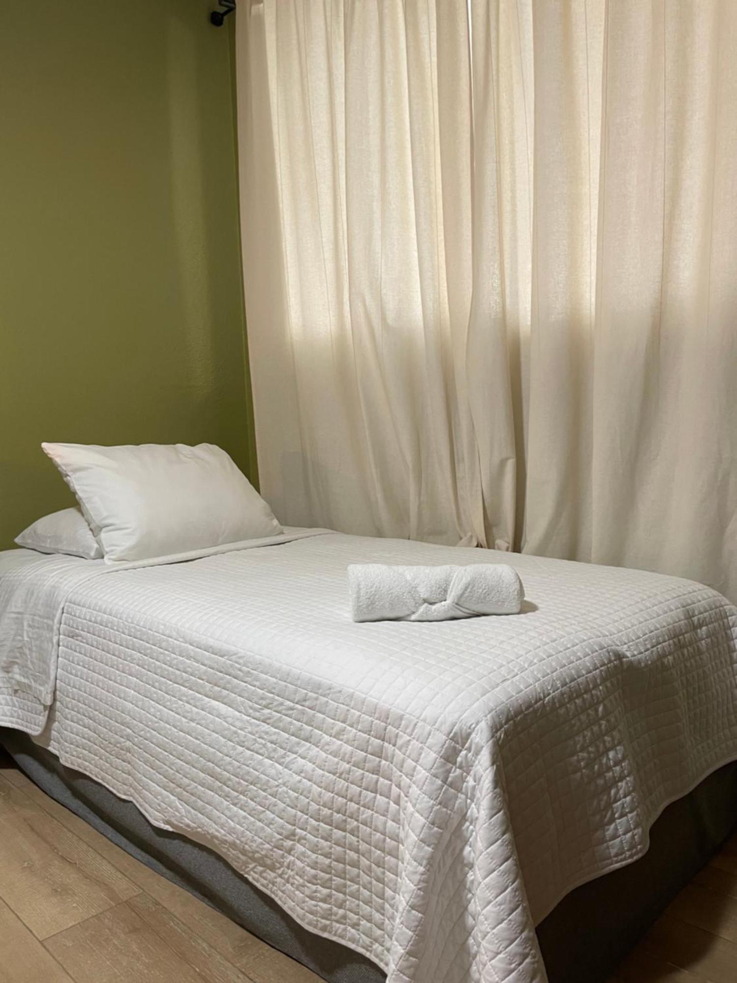 Homestay Small Private In With Free Strong Wifi!!!