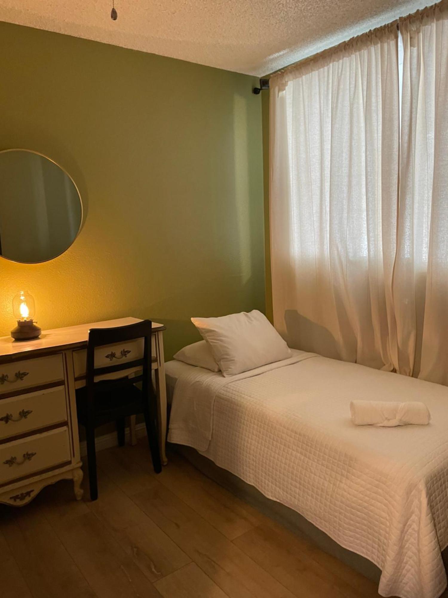 Small Private In With Free Strong Wifi!!!