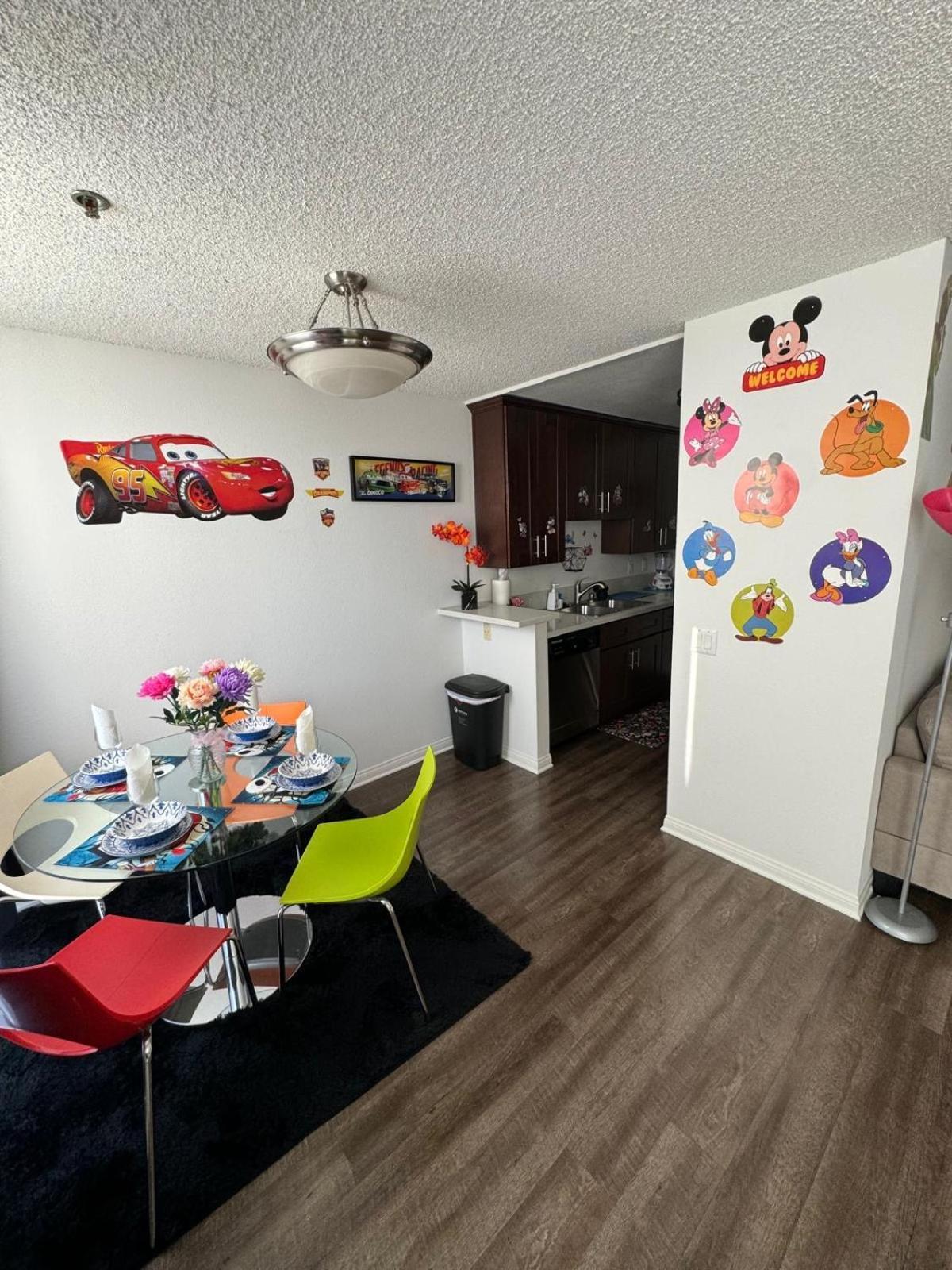Apartment Mario, Harry Potter, & Not Themed Loft Universal 10min Loft *