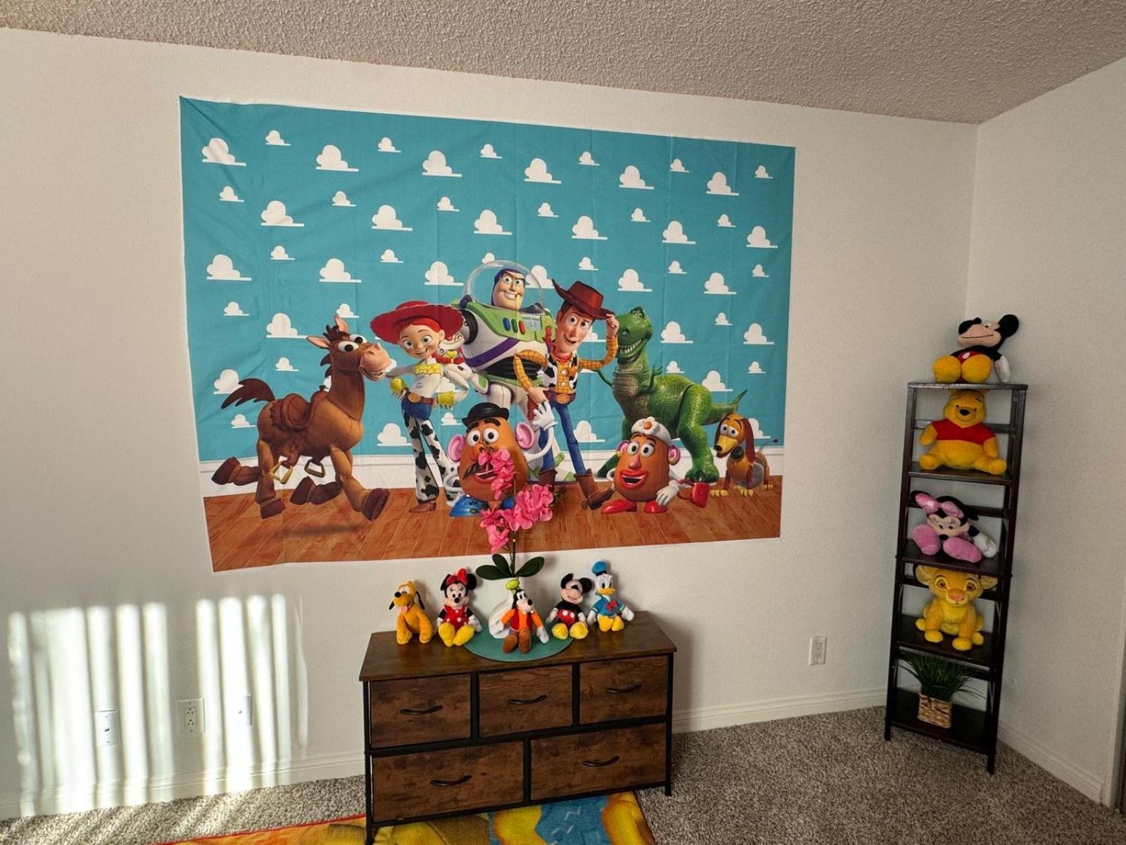 Mario, Harry Potter, & Not Themed Loft Universal 10min Loft Apartment Los Angeles