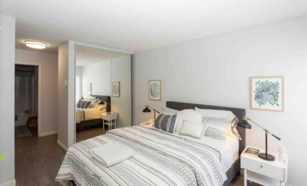 Lovely Hollywood Studio With Pool, Balcony And Parking *