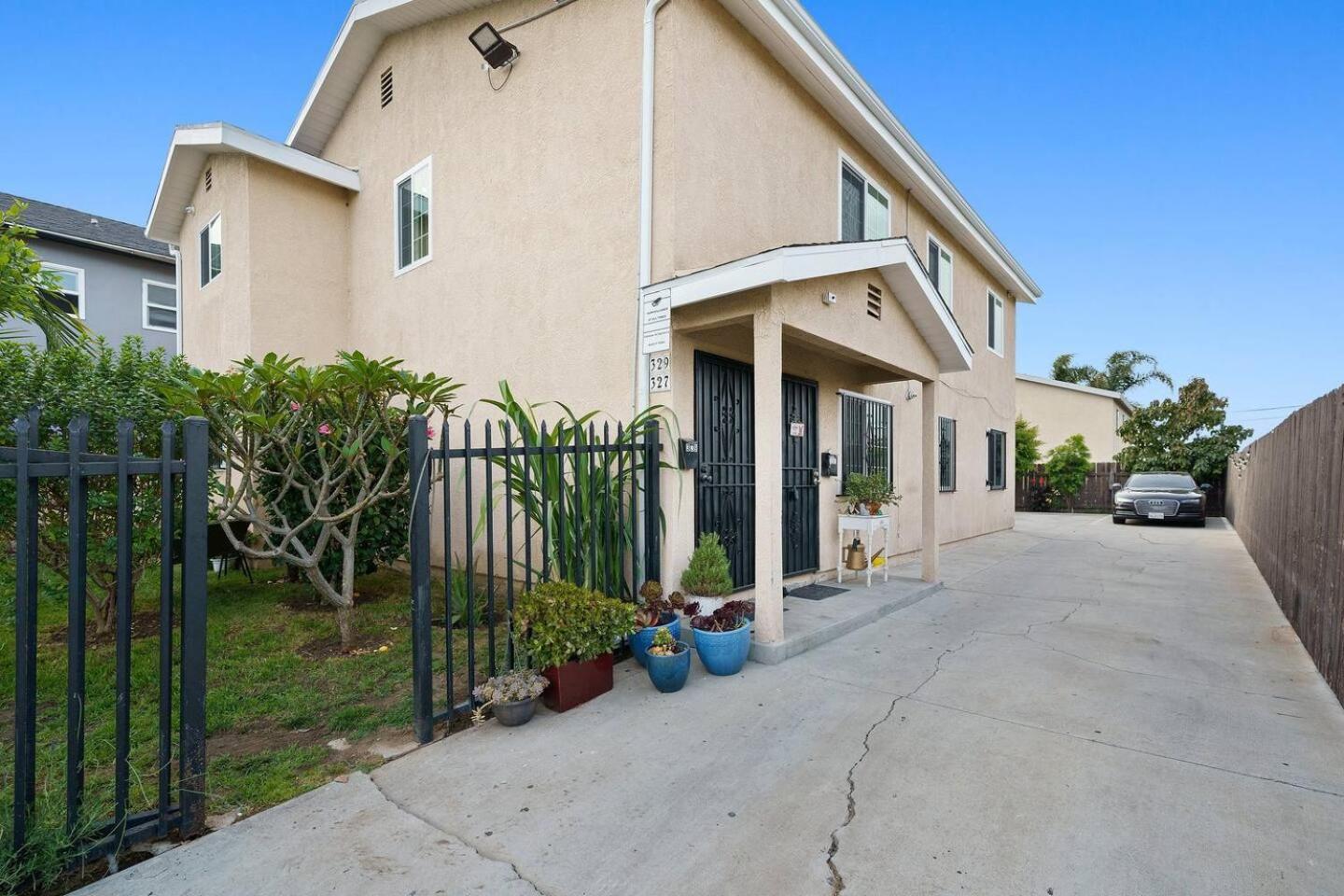 Casa Lanzit - 35 Percent Off April 2025! Low Fees *