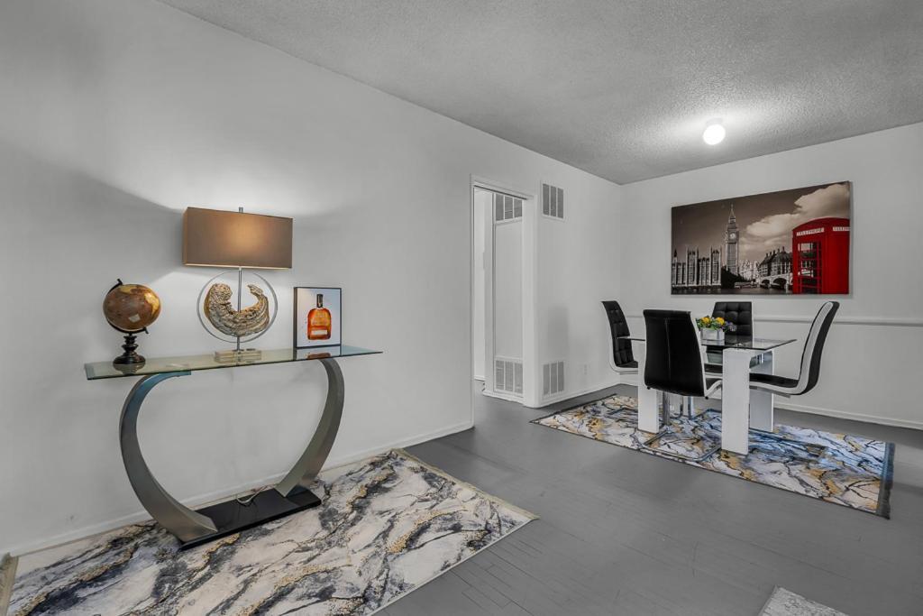 Prime Location 1 Bedroom And Bathroom Retreat In Beverly Hills Apartment *