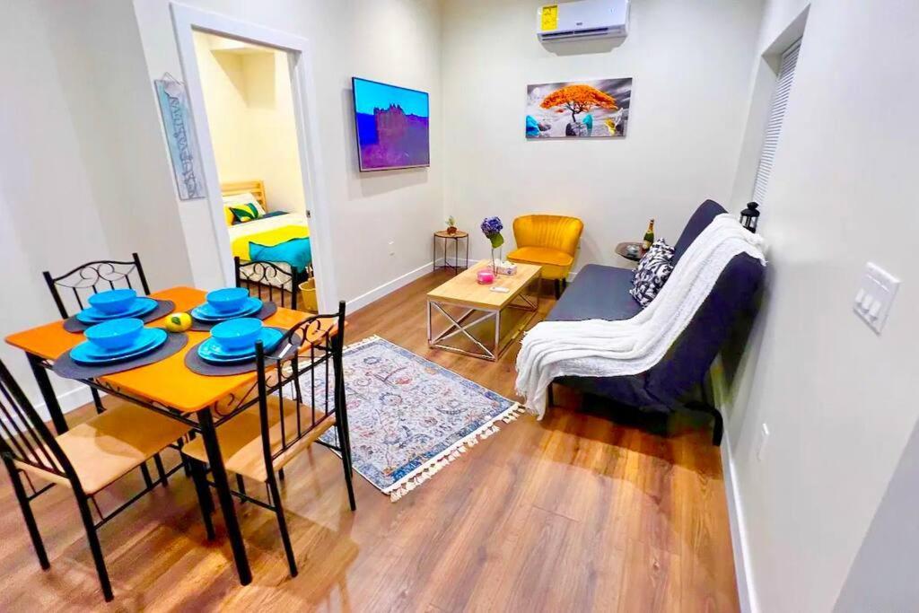 Holiday home Newly Built 1br House In Angeles Los Angeles