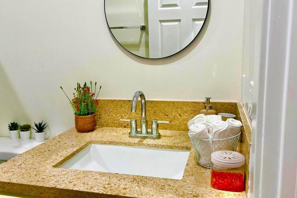 Newly Built 1br House In Angeles Los Angeles