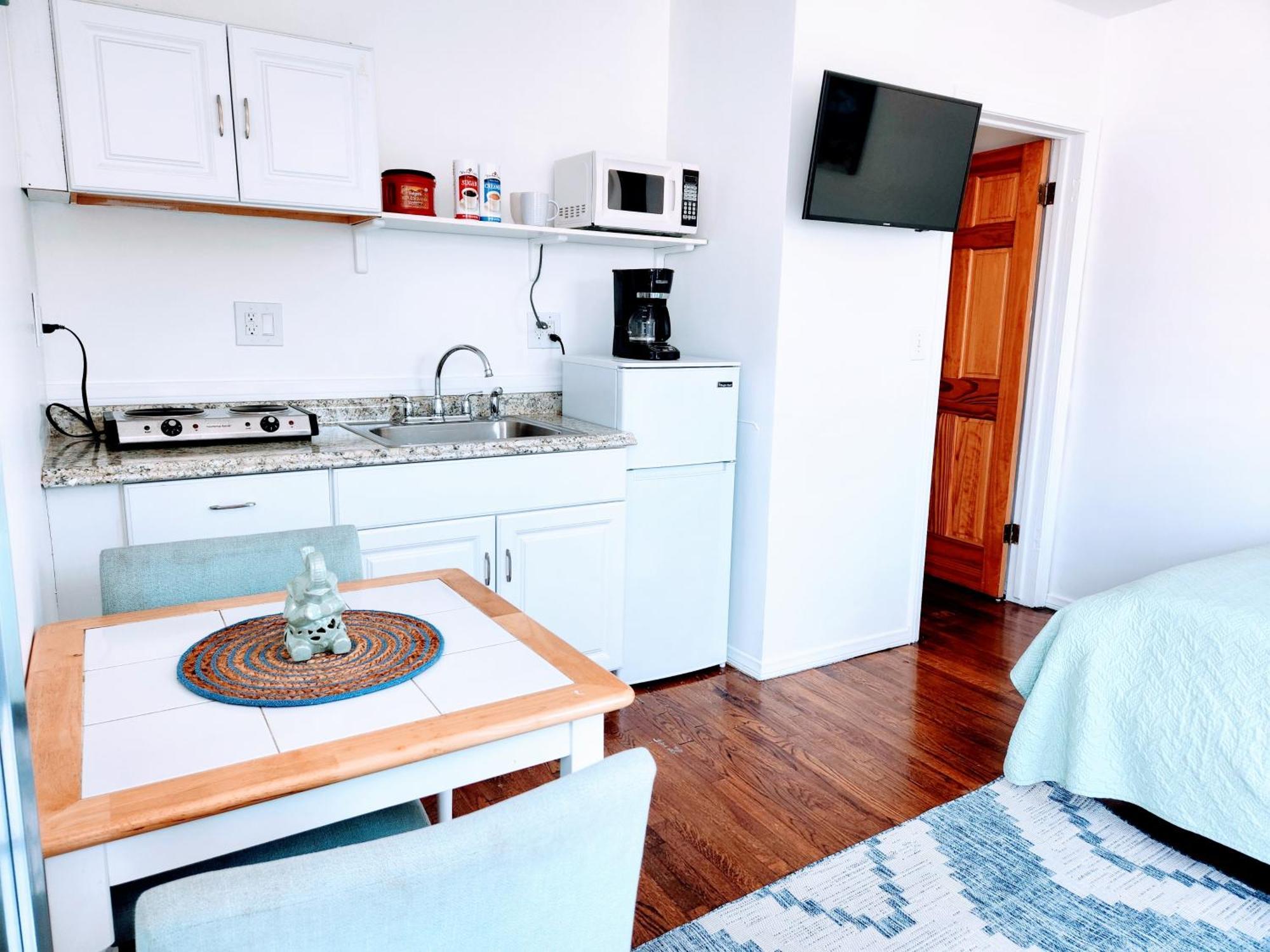 Travellers' Studio * Los Angeles