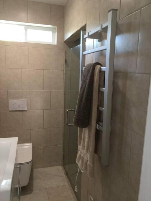 Bedroom With Private Entrance *