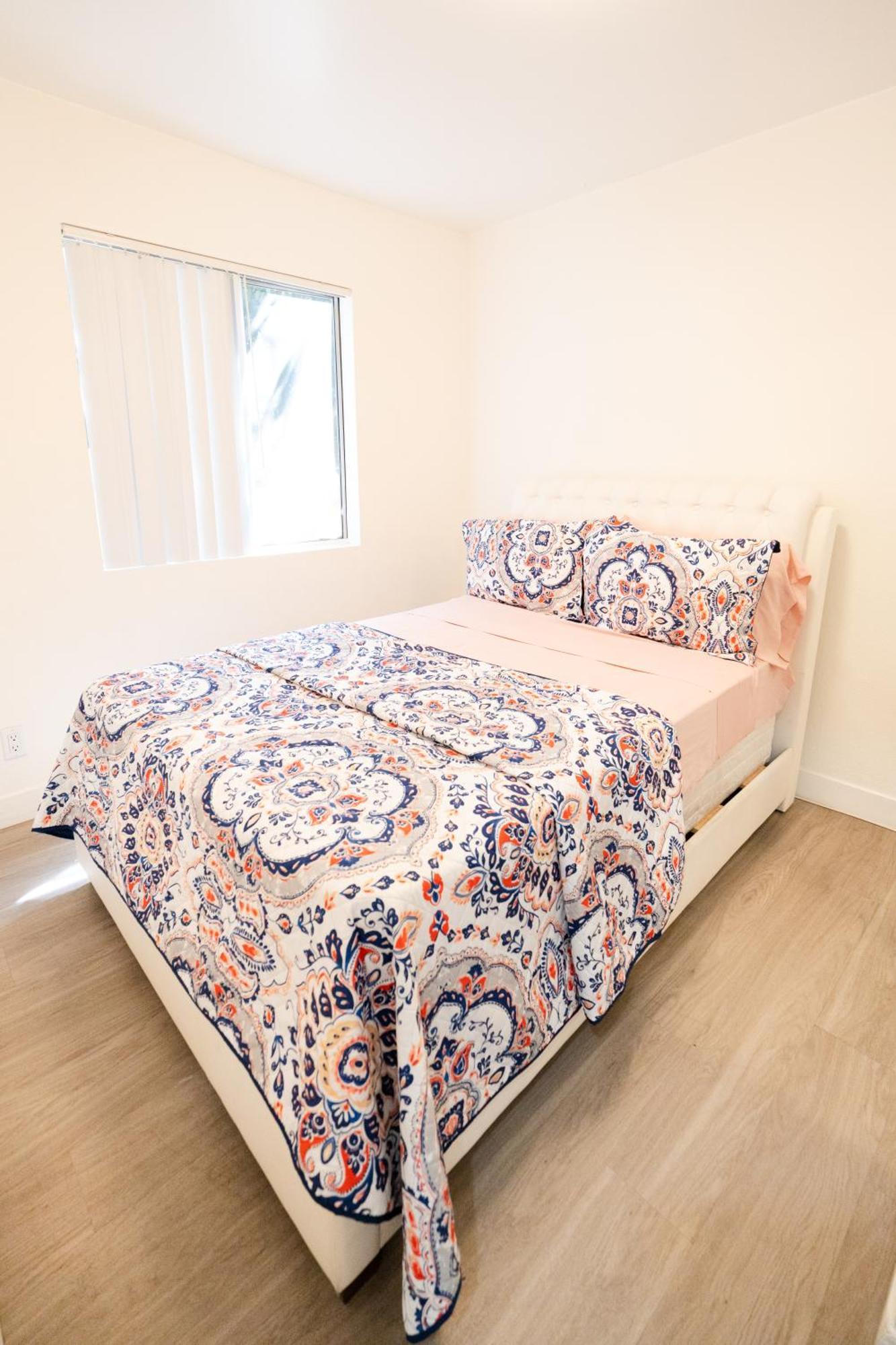 Cozy 2-bedroom With 1-bathroom Ideal For Small Group In Koretown *