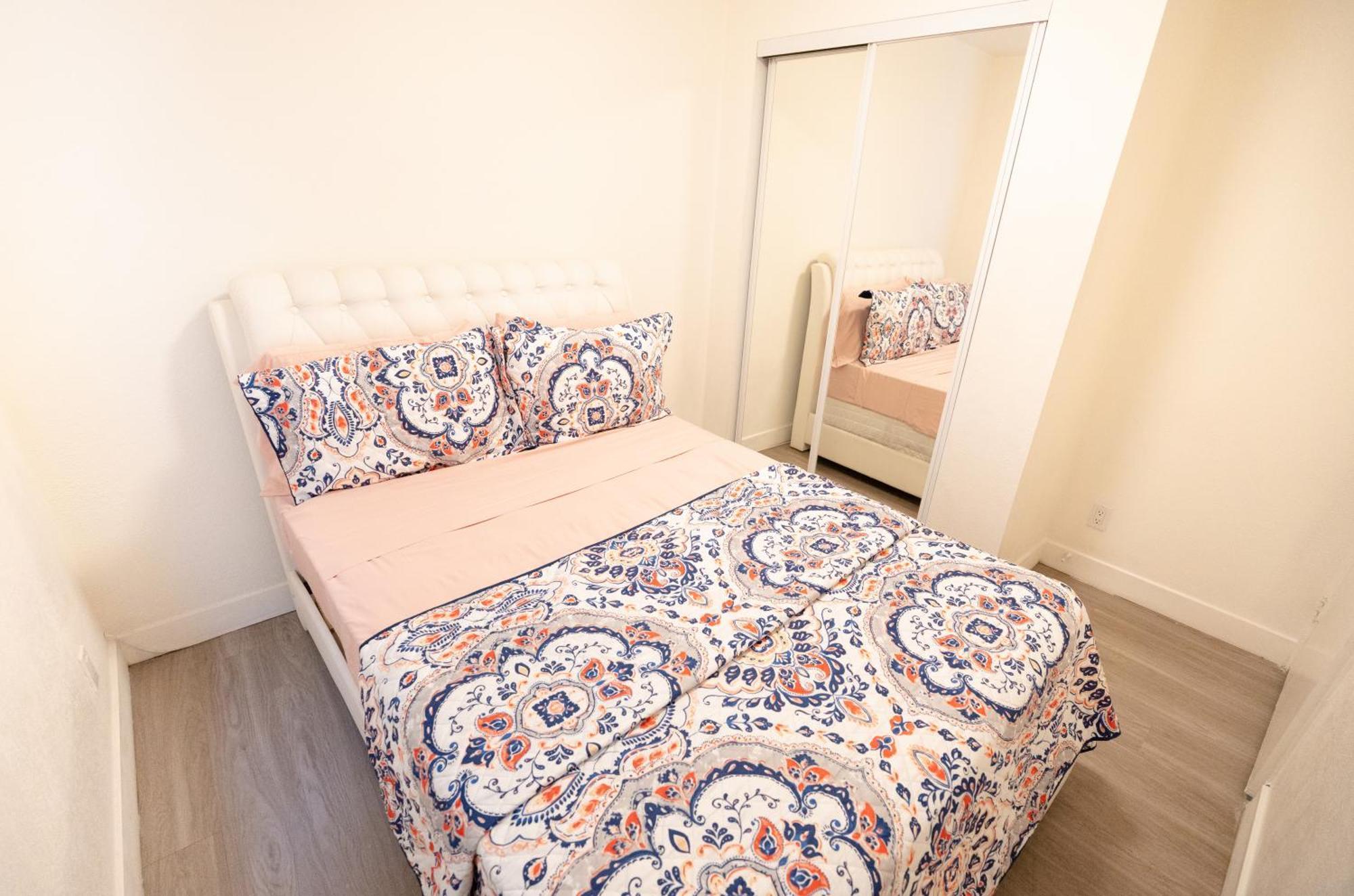 Cozy 2-bedroom With 1-bathroom Ideal For Small Group In Koretown * Los Angeles