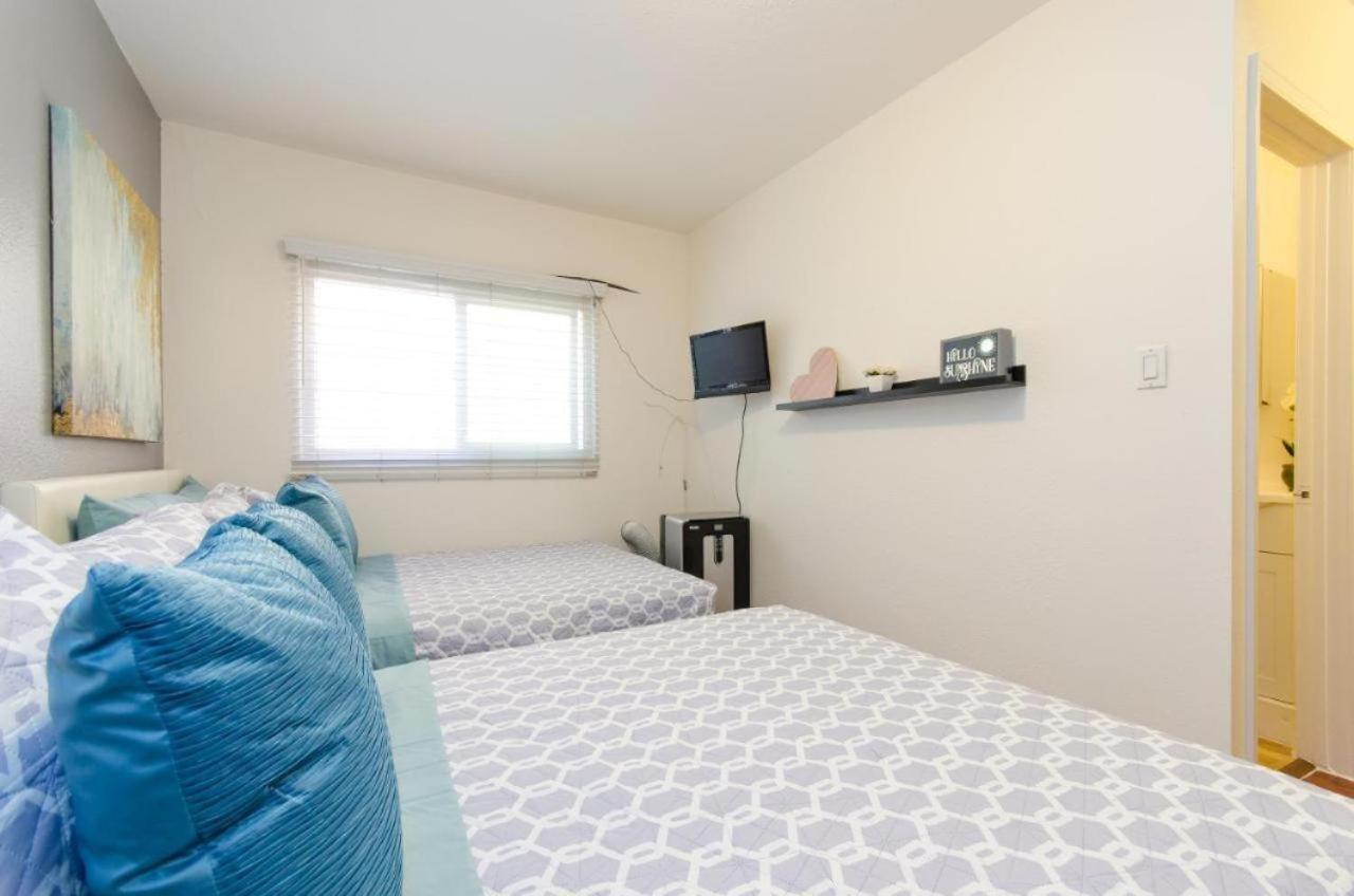 Snug Studio In The Heart Of Hollywood