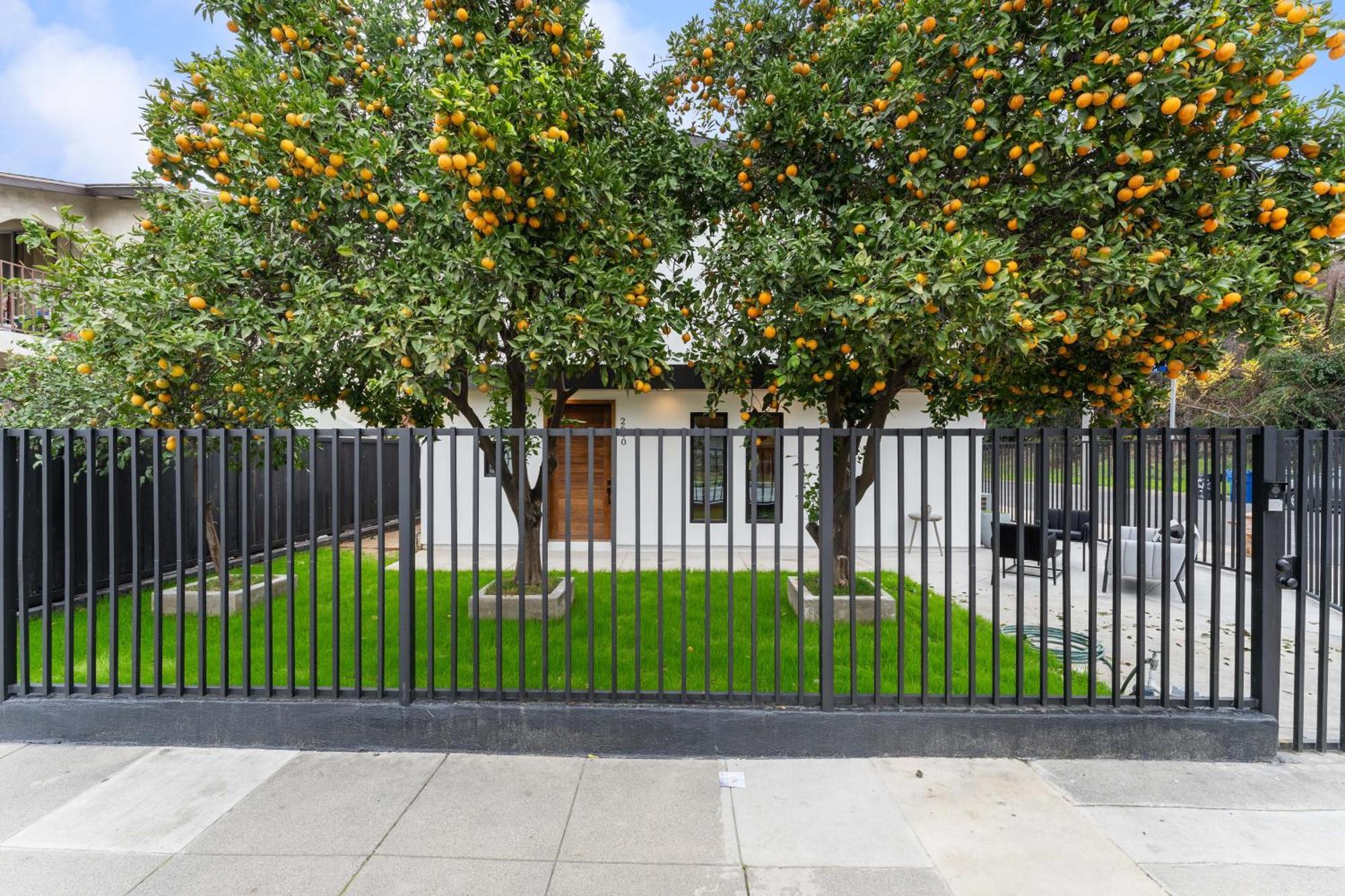 Luxury Living 3br House With Outdoor Space, Parking Casa de férias Los Angeles
