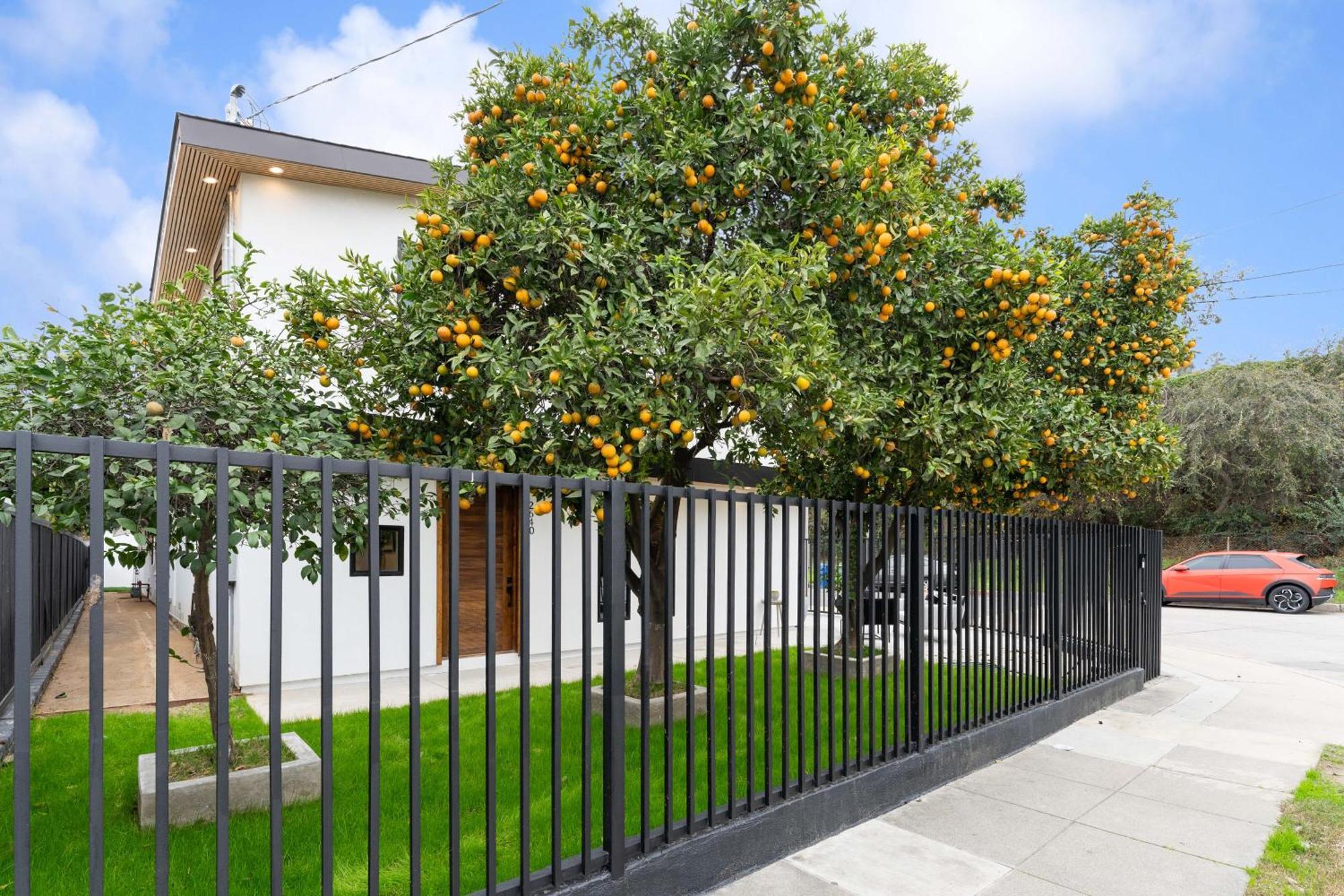 Luxury Living 3br House With Outdoor Space, Parking Casa de férias *