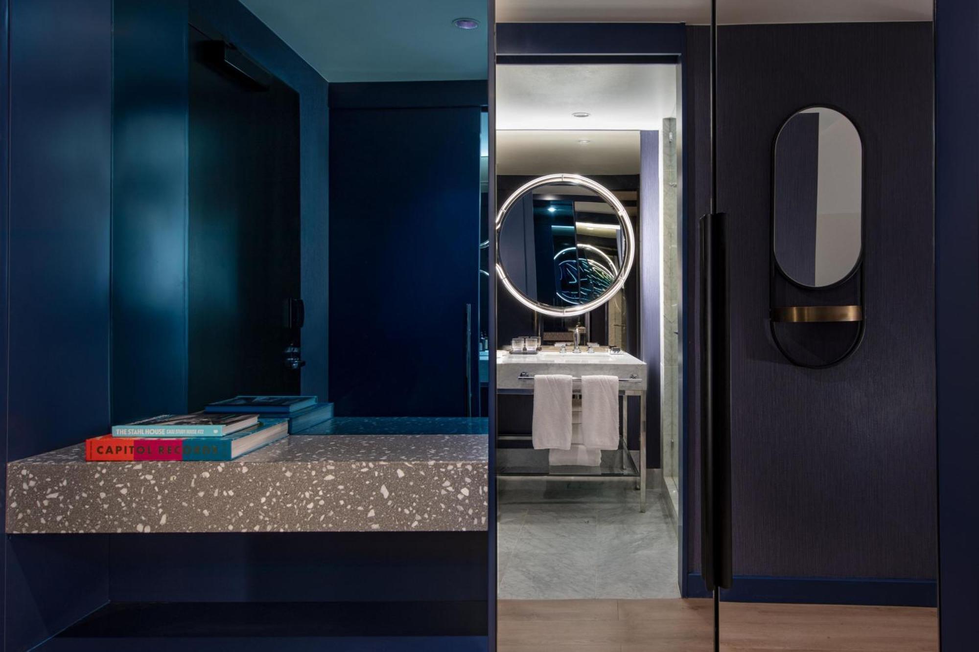 W Hollywood Hotel 4*