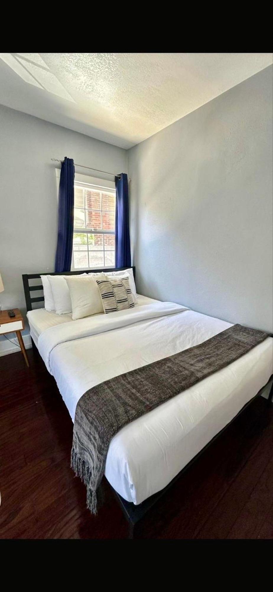 Hollywood House With Parking - Walk To Attractions Holiday home Los Angeles