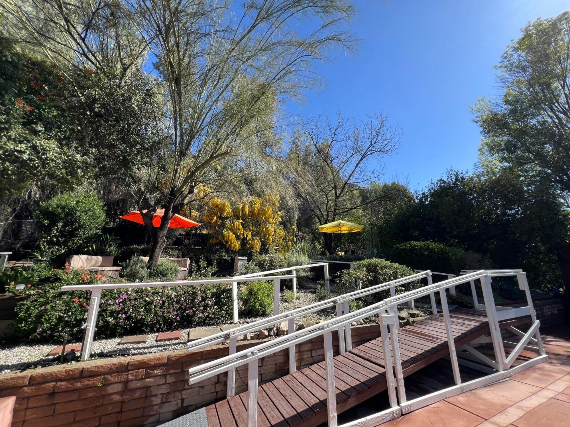 La Reforma - Newly Designed 4br House & Pool In Angeles By Topanga Villa