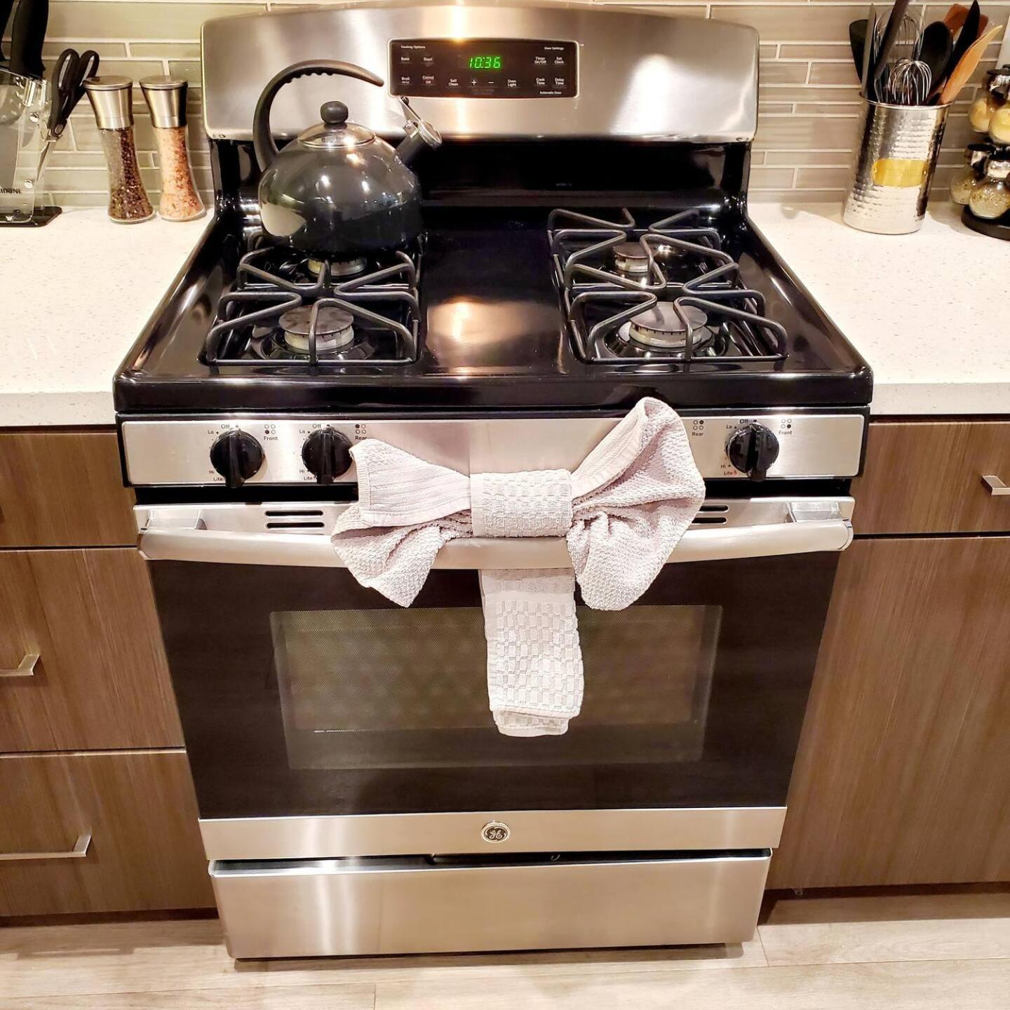 Apartment Spacious 22, Wi-fi, Pool, Hot Tub, 24hr Gym