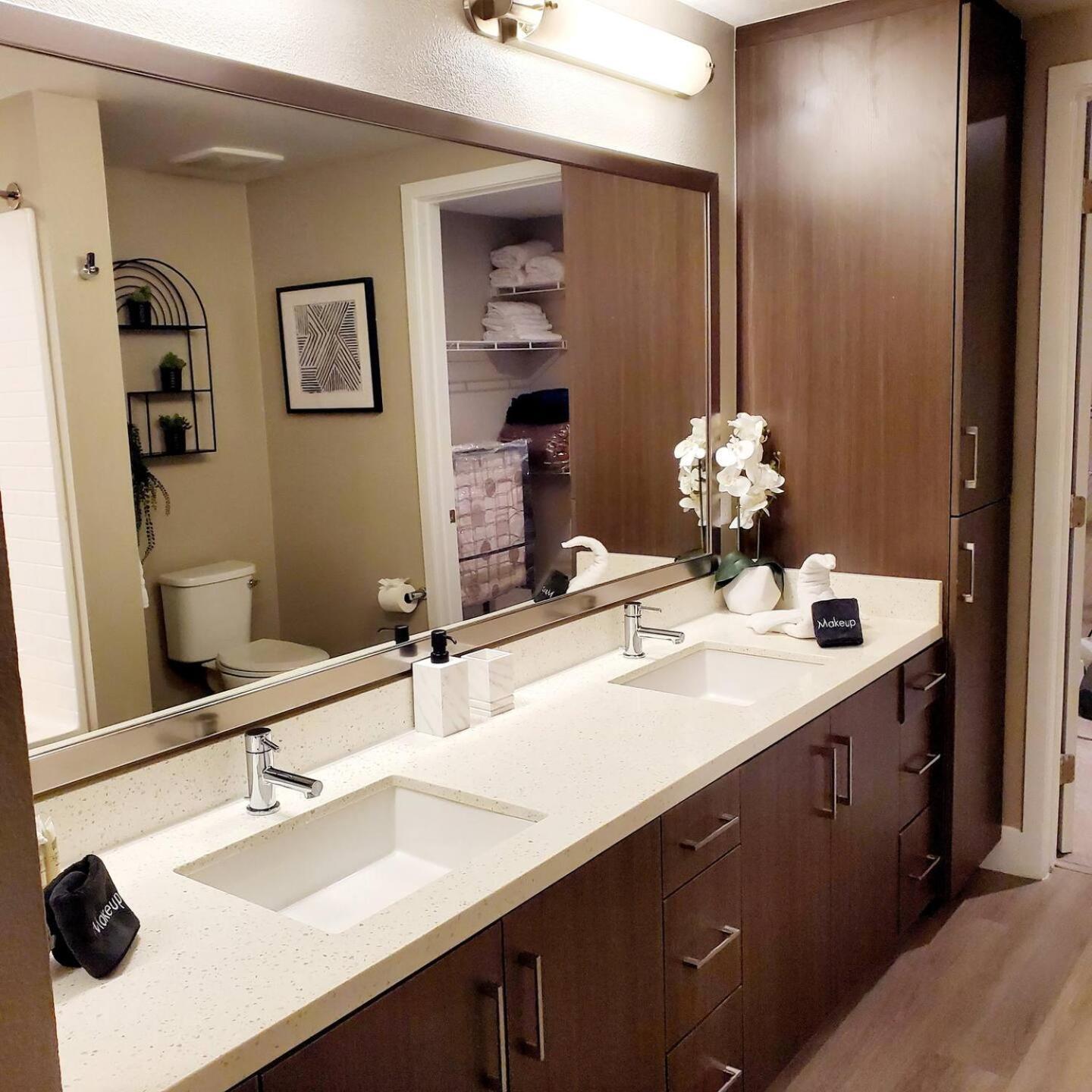 Apartment Spacious 22, Wi-fi, Pool, Hot Tub, 24hr Gym *