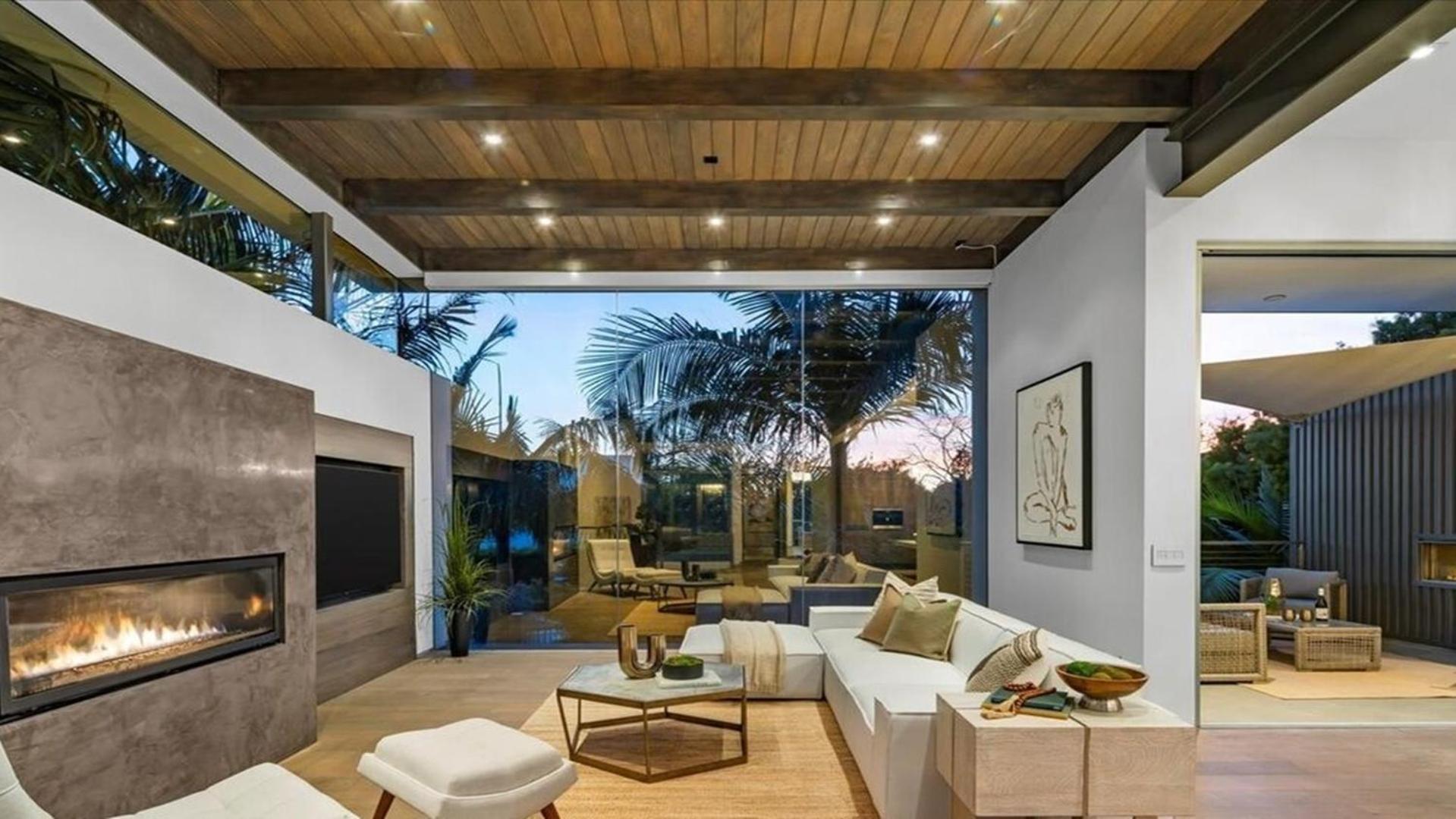 Exquisite Venice Three Bedrooms Marvel *