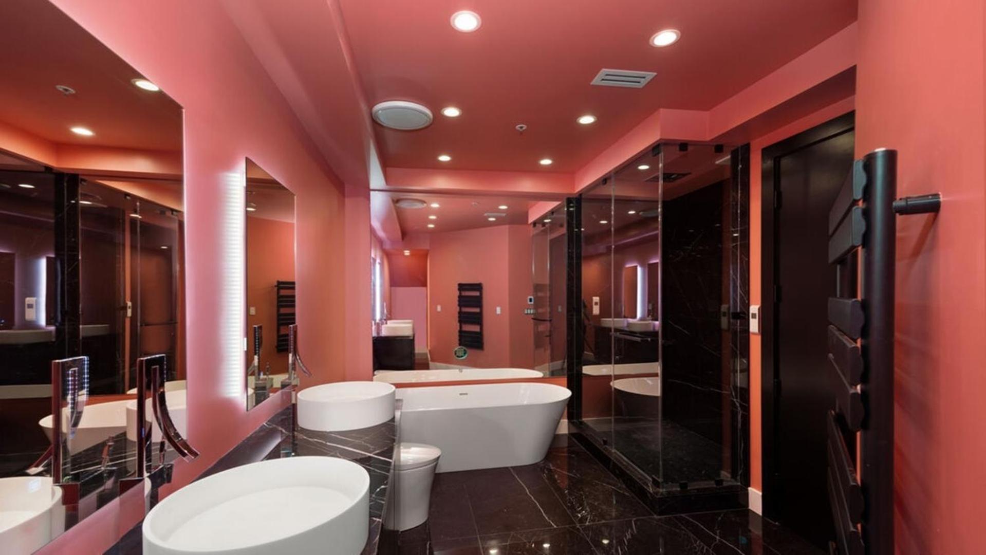 Three Bedrooms Opulent Super Luxurious Town House * Los Angeles