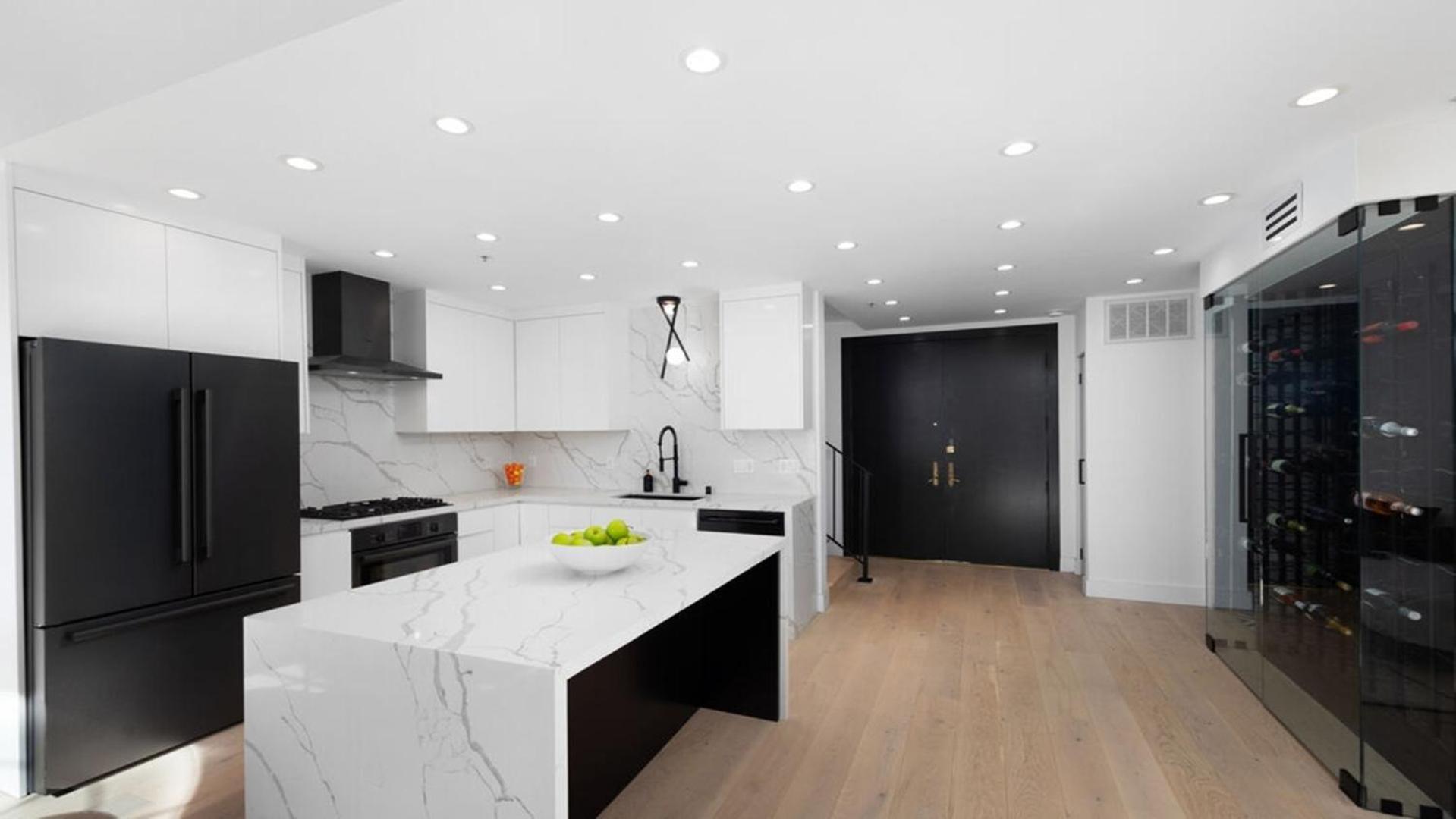 Three Bedrooms Opulent Super Luxurious Town House