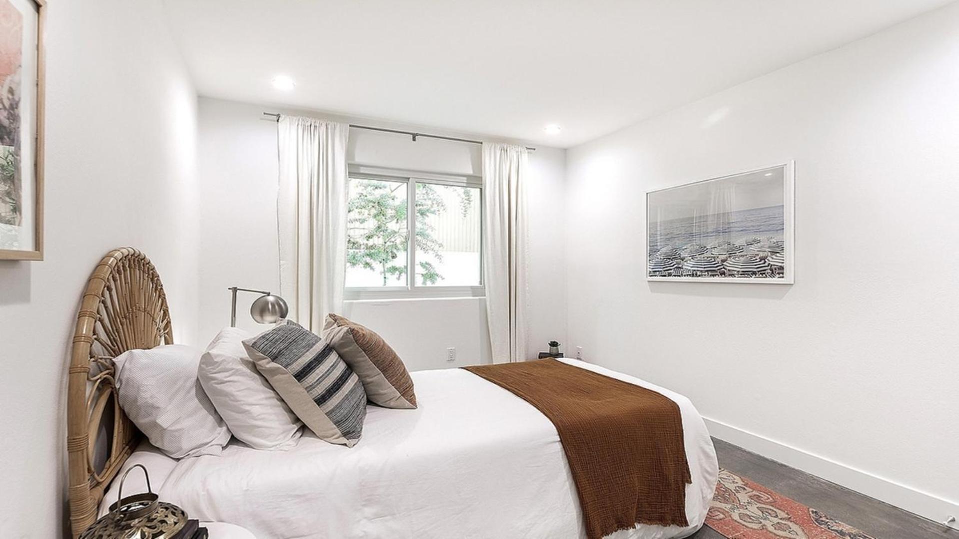Private Rooftop 3 Bedrooms Remodeled Townhome * Los Angeles