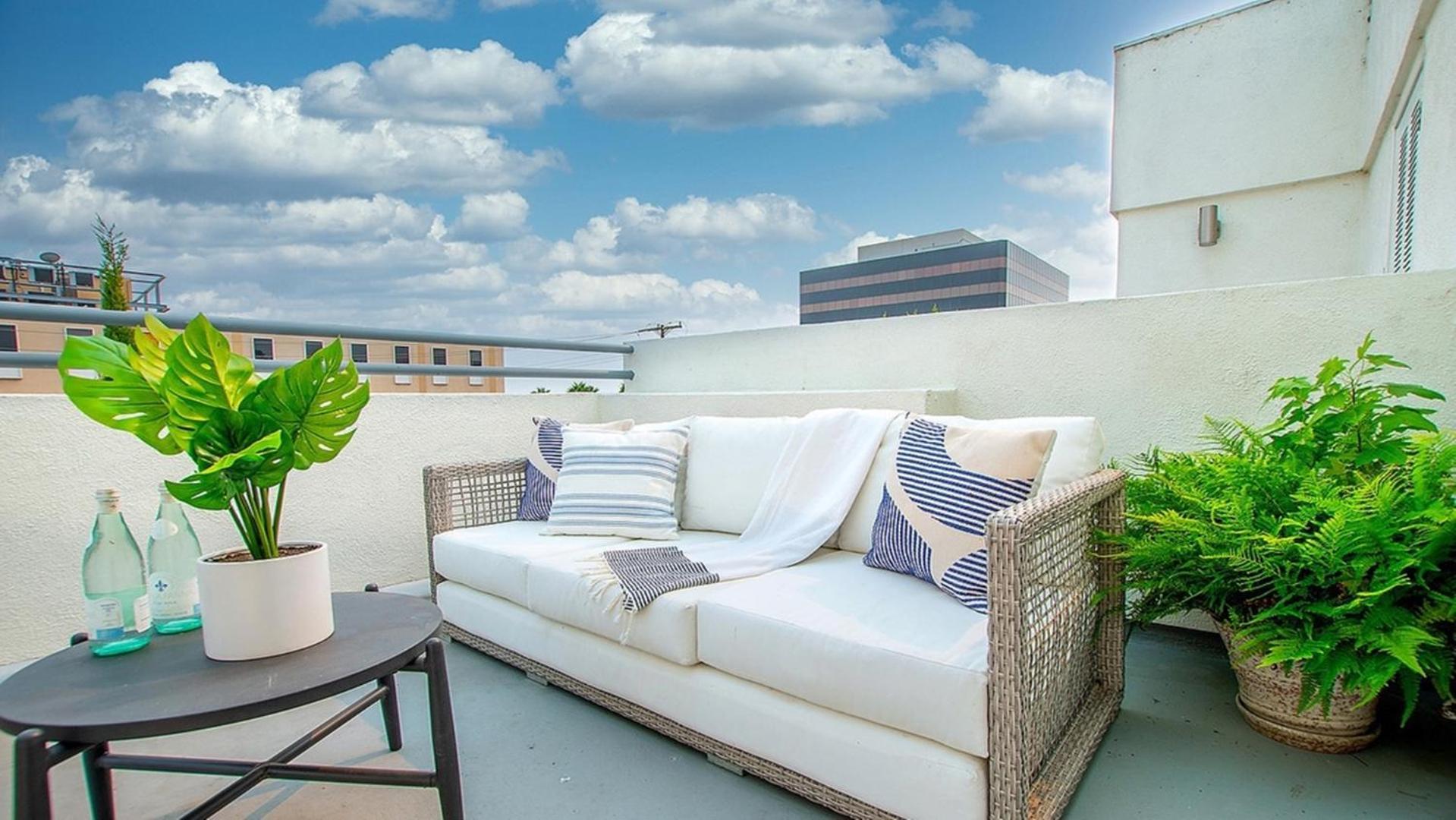 Apartment Private Rooftop 3 Bedrooms Remodeled Townhome
