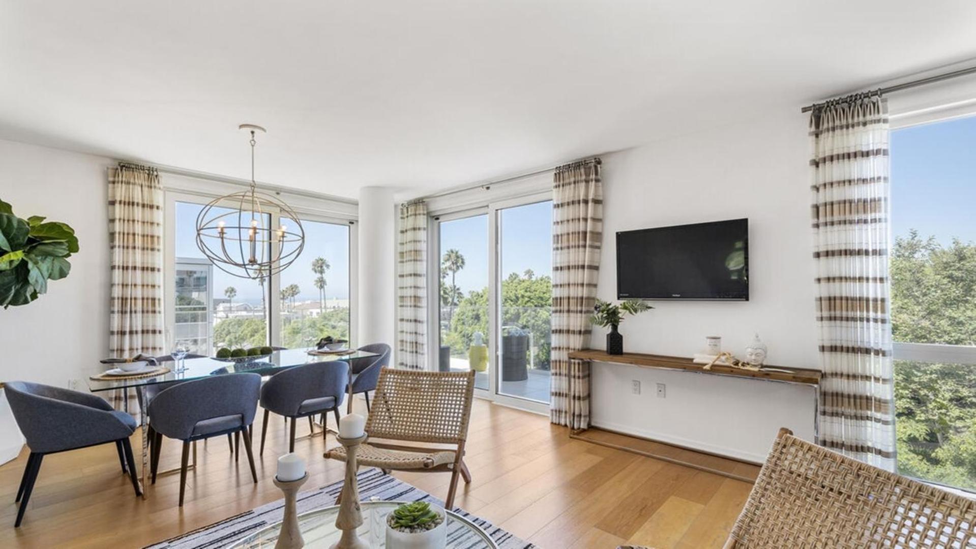 Two Bedrooms Floor To Ceiling Wrap-around Windows