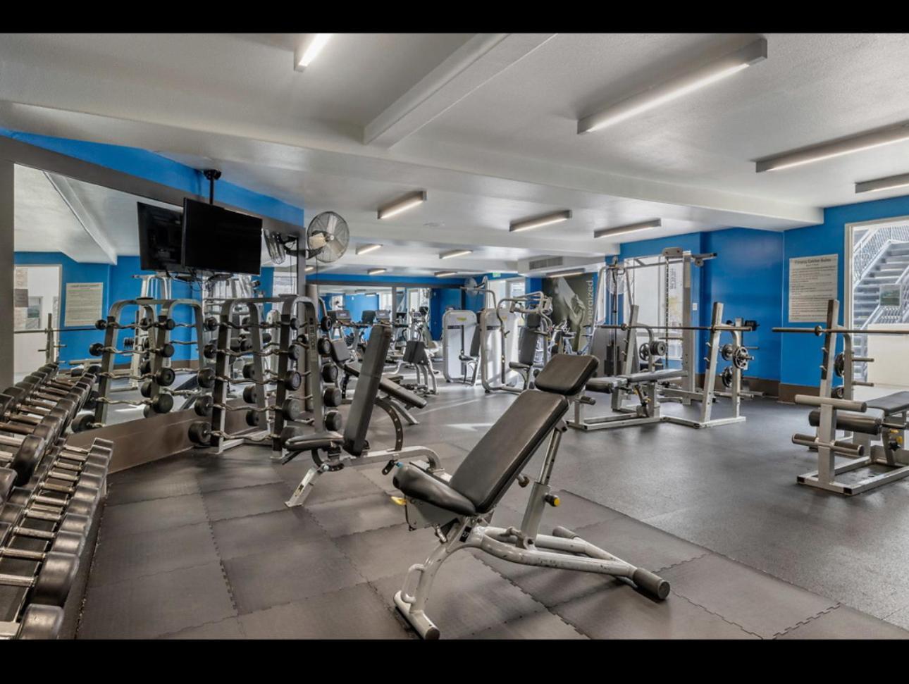 Oasis 2 Bedroom Minutes To The Marina Apartment *