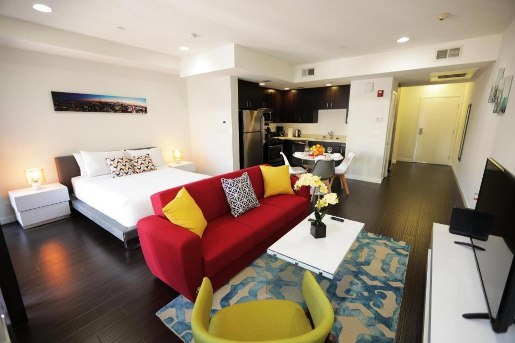 Downtown Cosmopolitan Residences Hotel Los Angeles