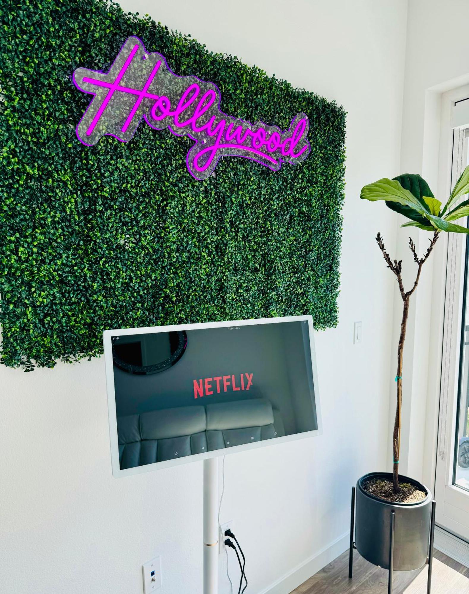 Hollywood Apartment Los Angeles