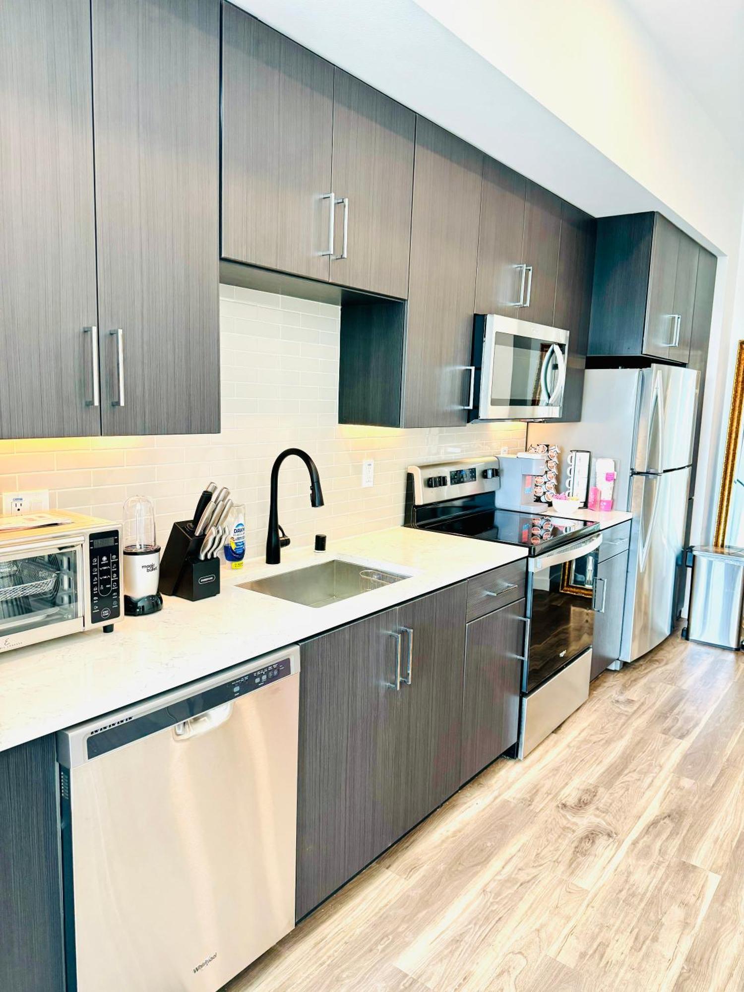 Hollywood Apartment Los Angeles