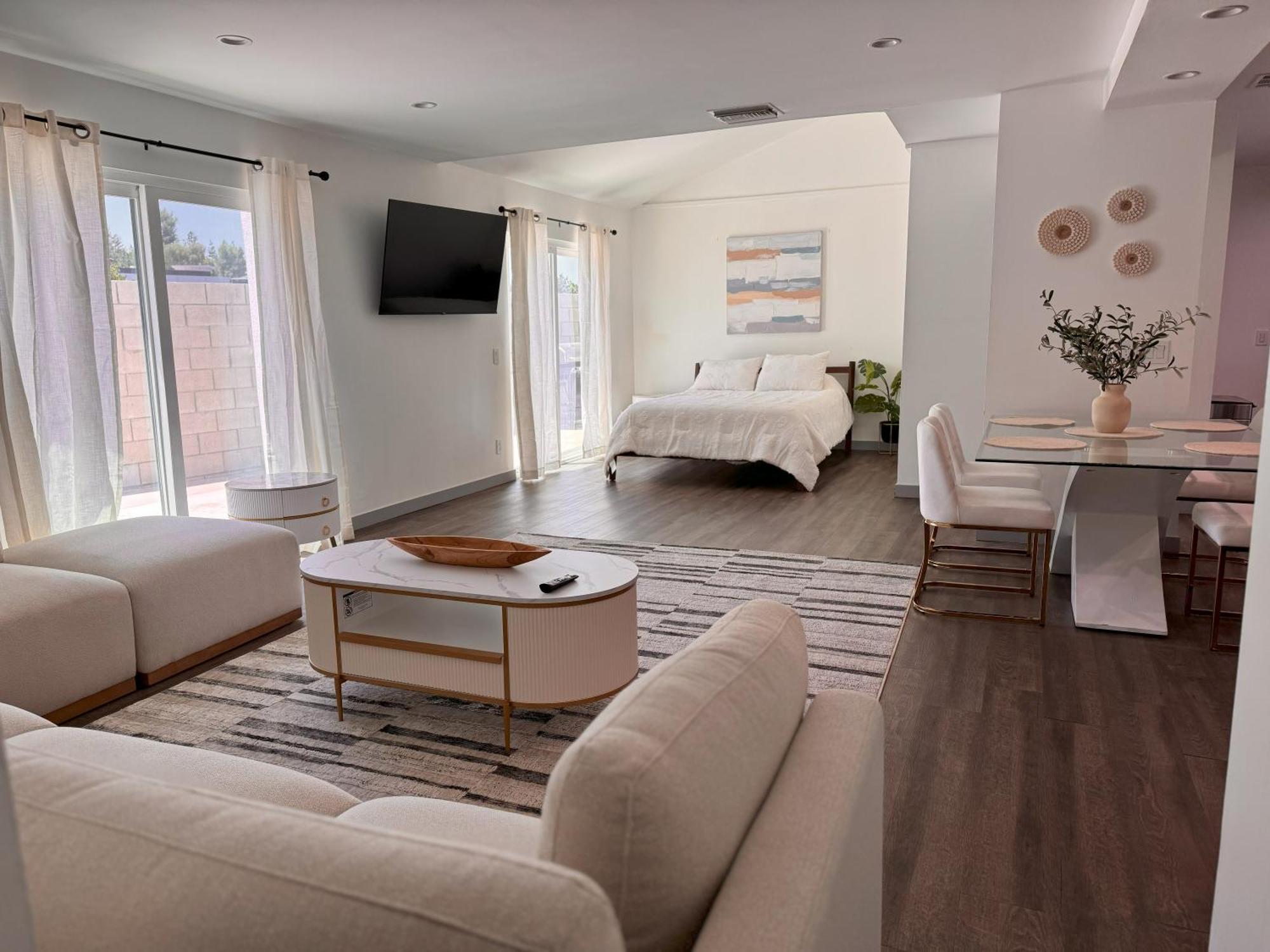 Fully Remodeled 1-bedroom House With Massive Yard * Los Angeles