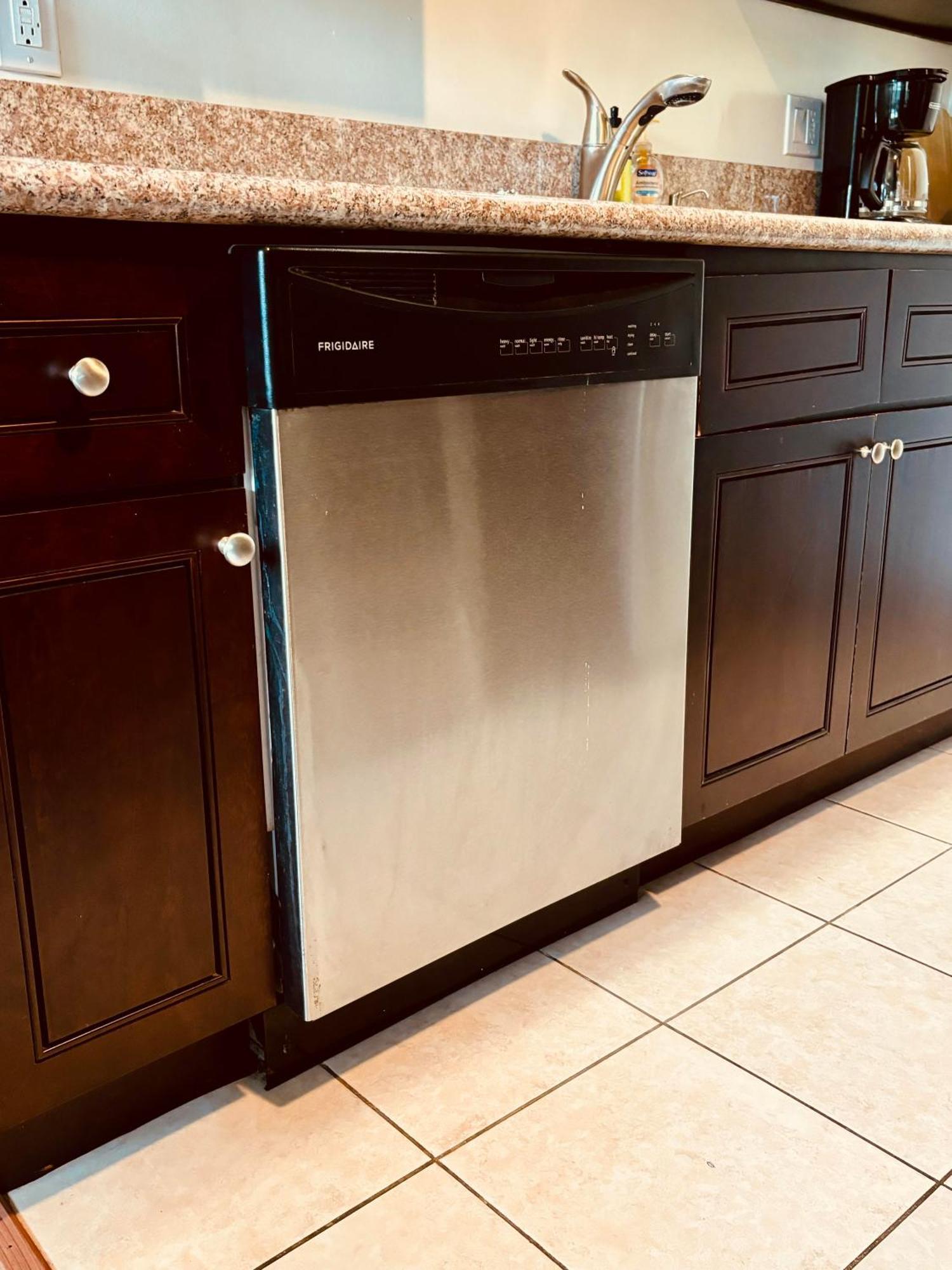 Gorgeous 2bed In Century Apartment