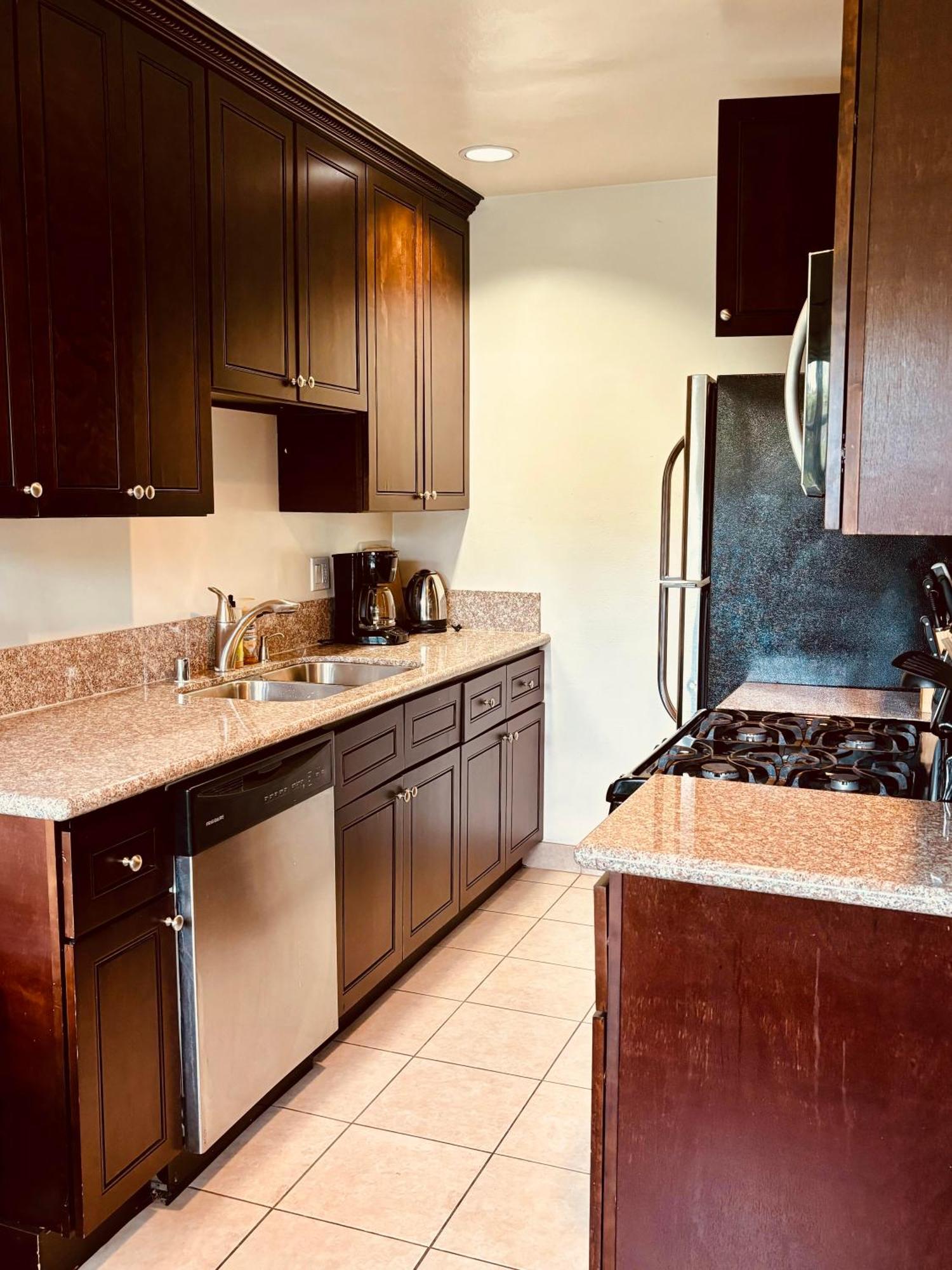 Gorgeous 2bed In Century Apartment Los Angeles