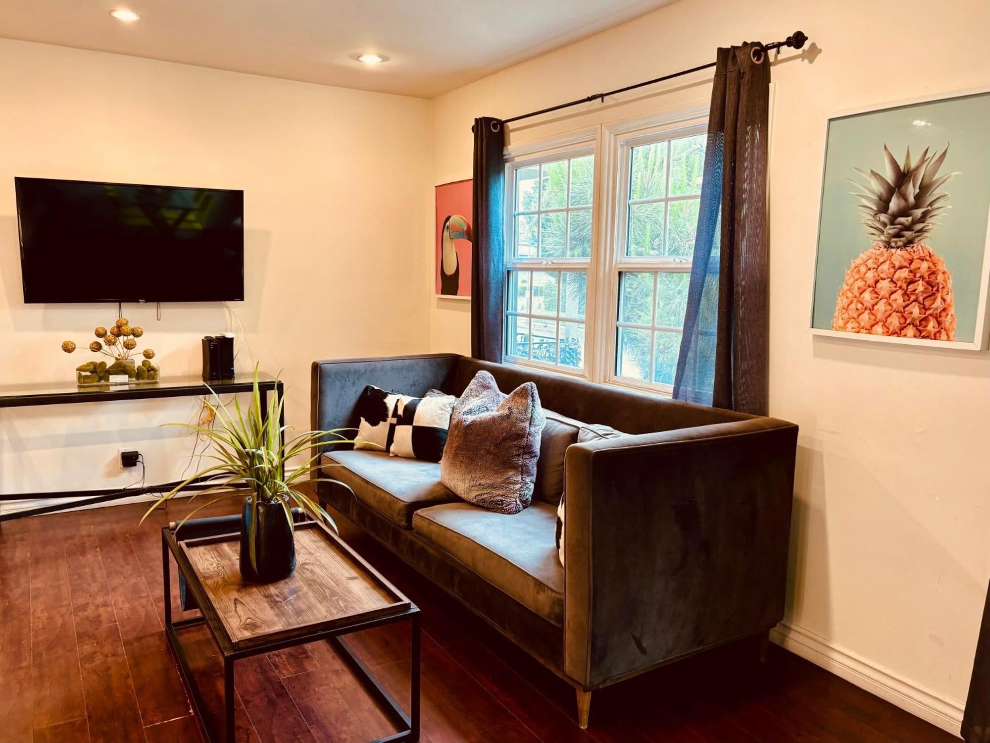 Apartment Gorgeous 2bed In Century Los Angeles