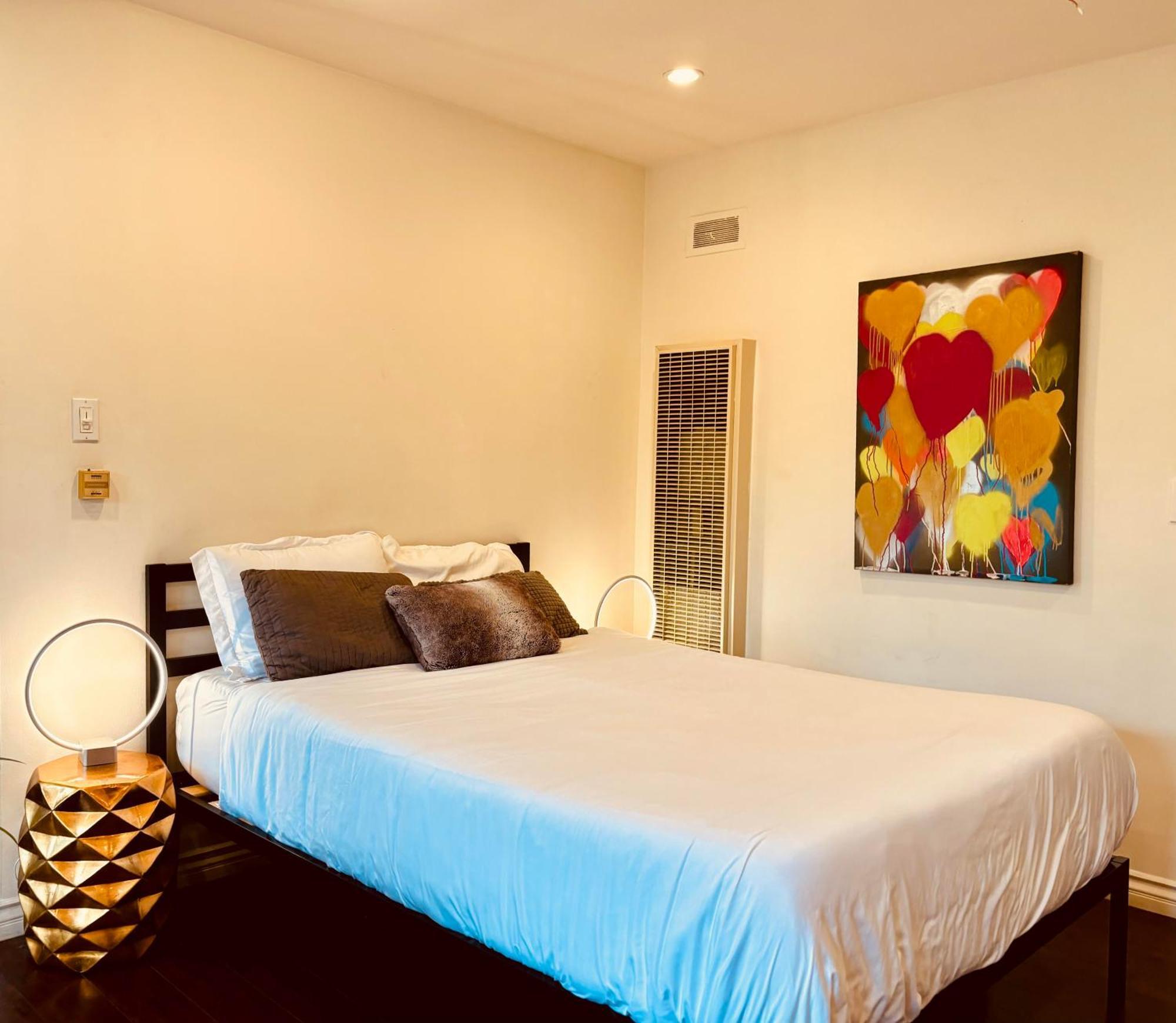 Gorgeous 2bed In Century *