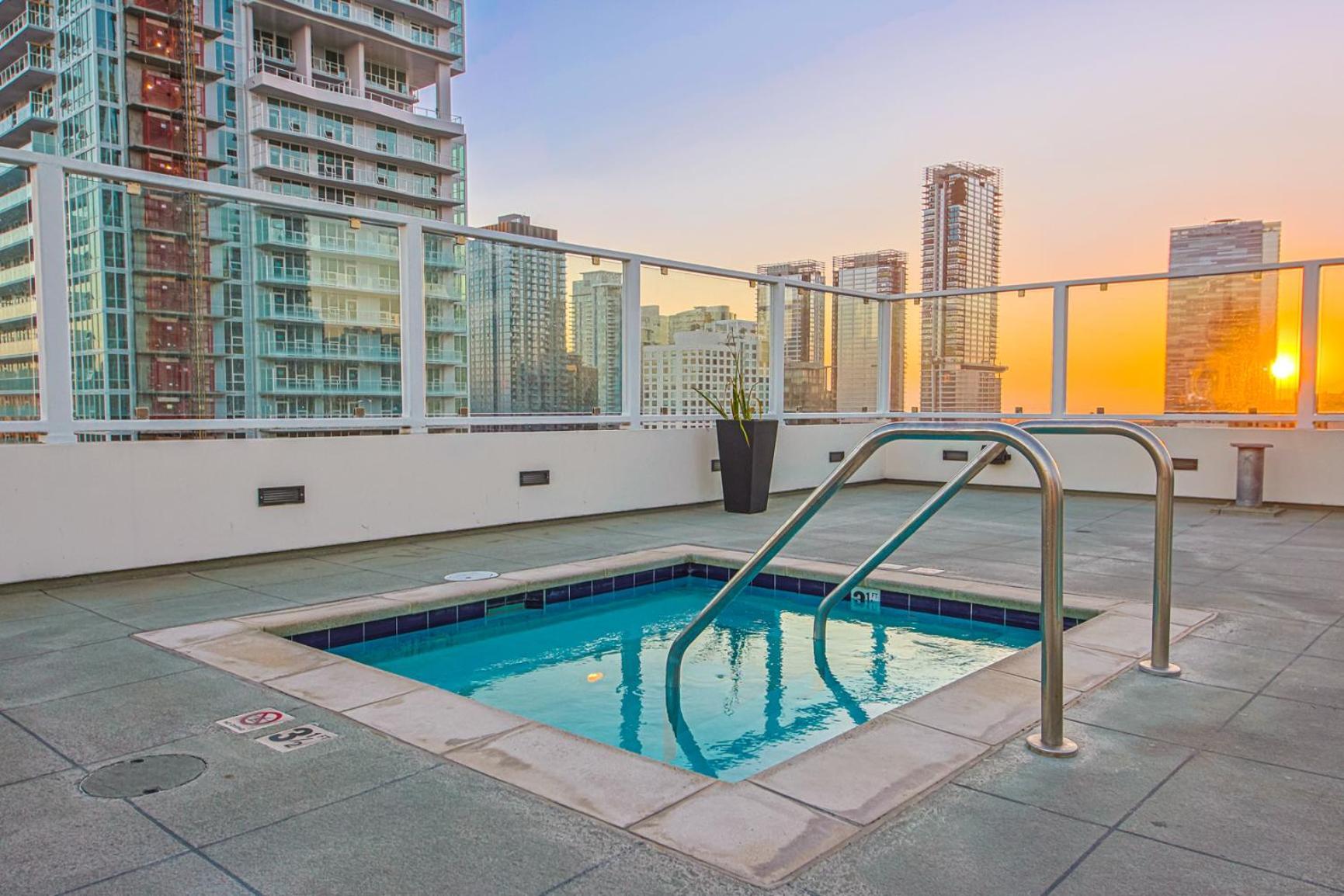 Apartamento Stunning 1 Bdr 1 Bth, Pool, Jacuzzi *