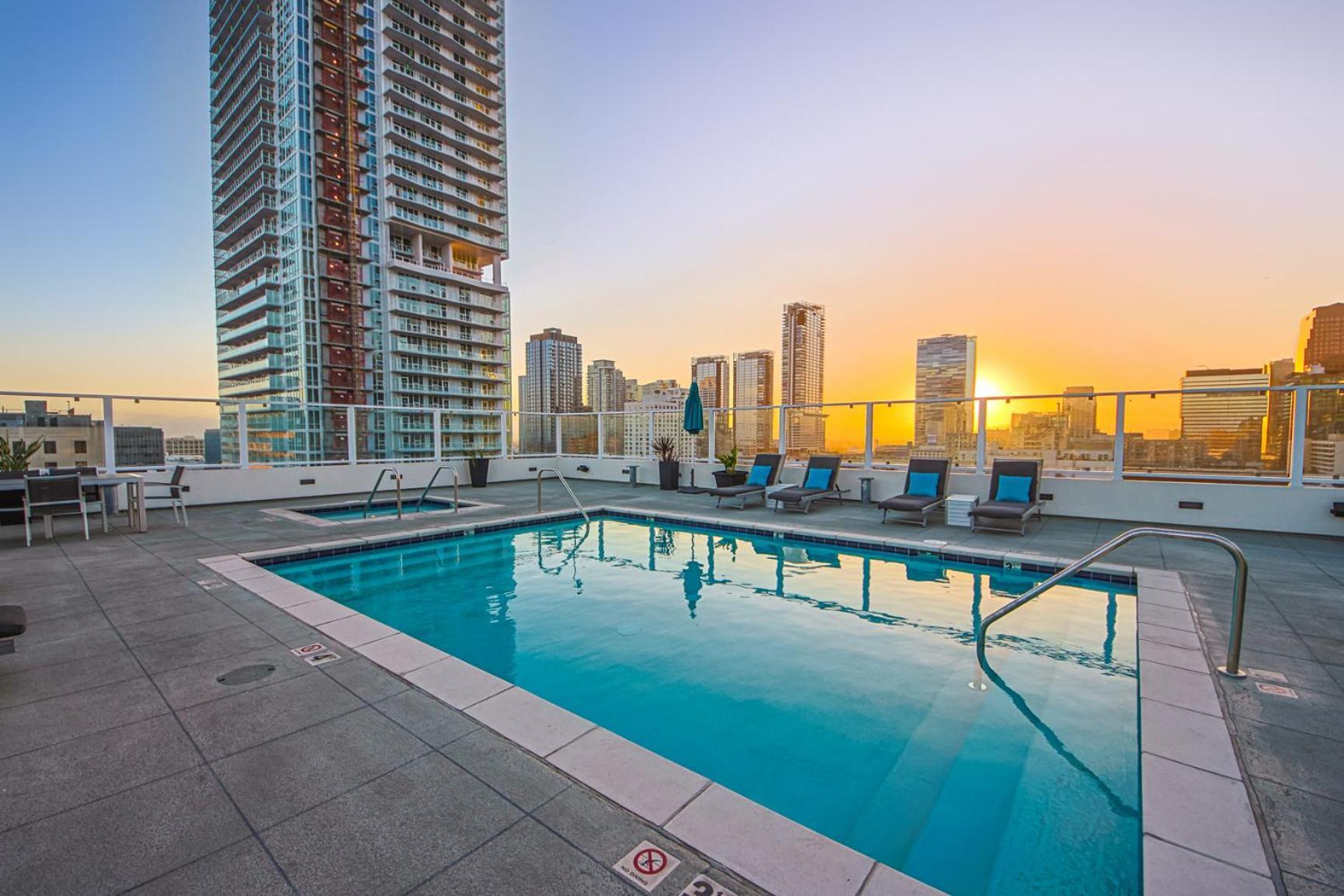 Stunning 1 Bdr 1 Bth, Pool, Jacuzzi Apartamento Los Angeles