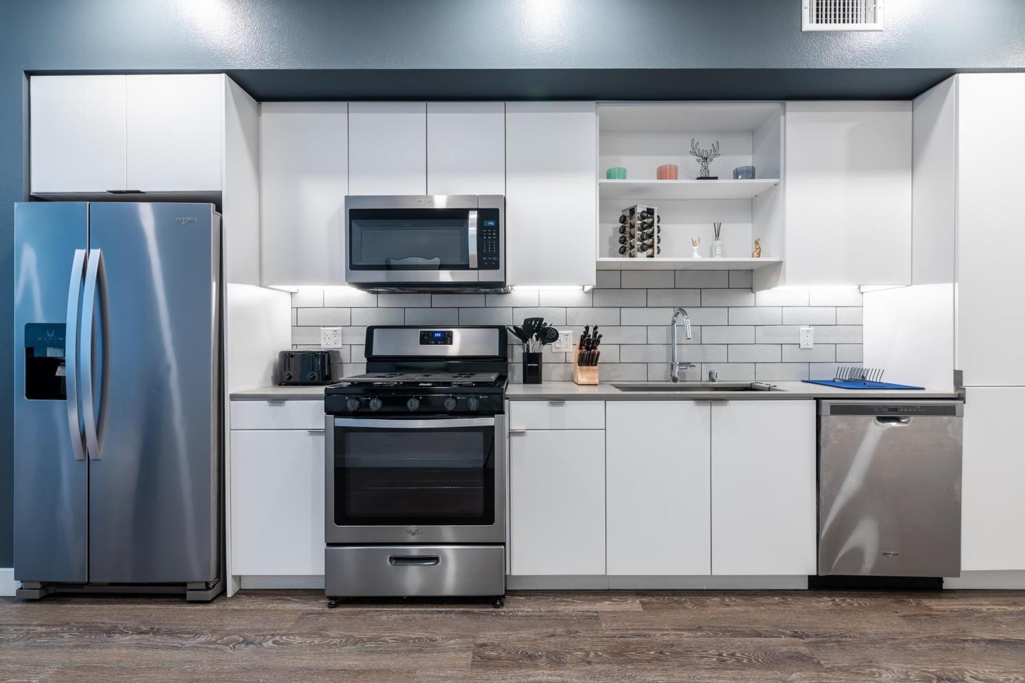 Stylish 1bd Retreat In Hollywood Pool & Free Parking
