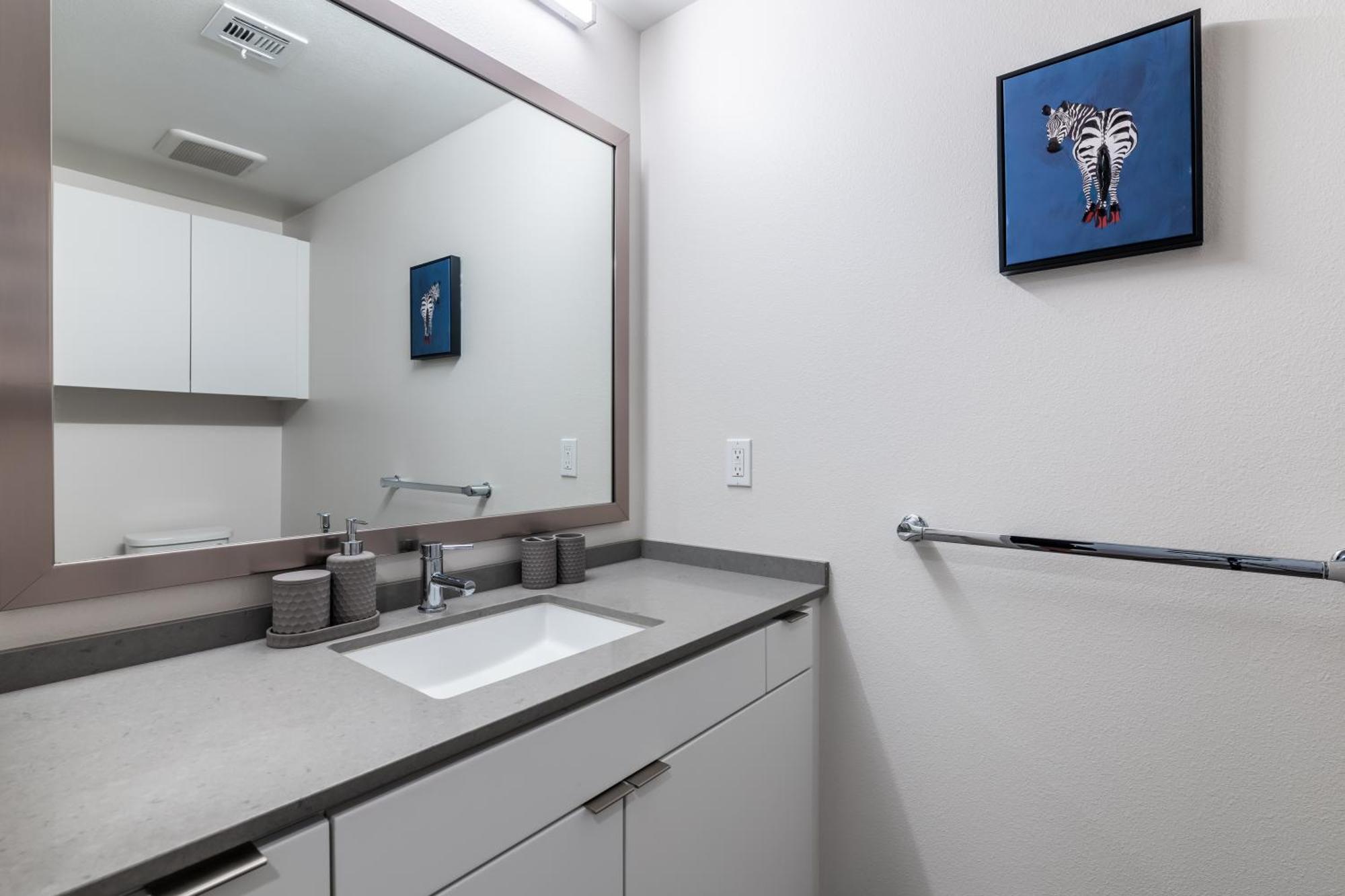 Stylish 1bd Retreat In Hollywood Pool & Free Parking *