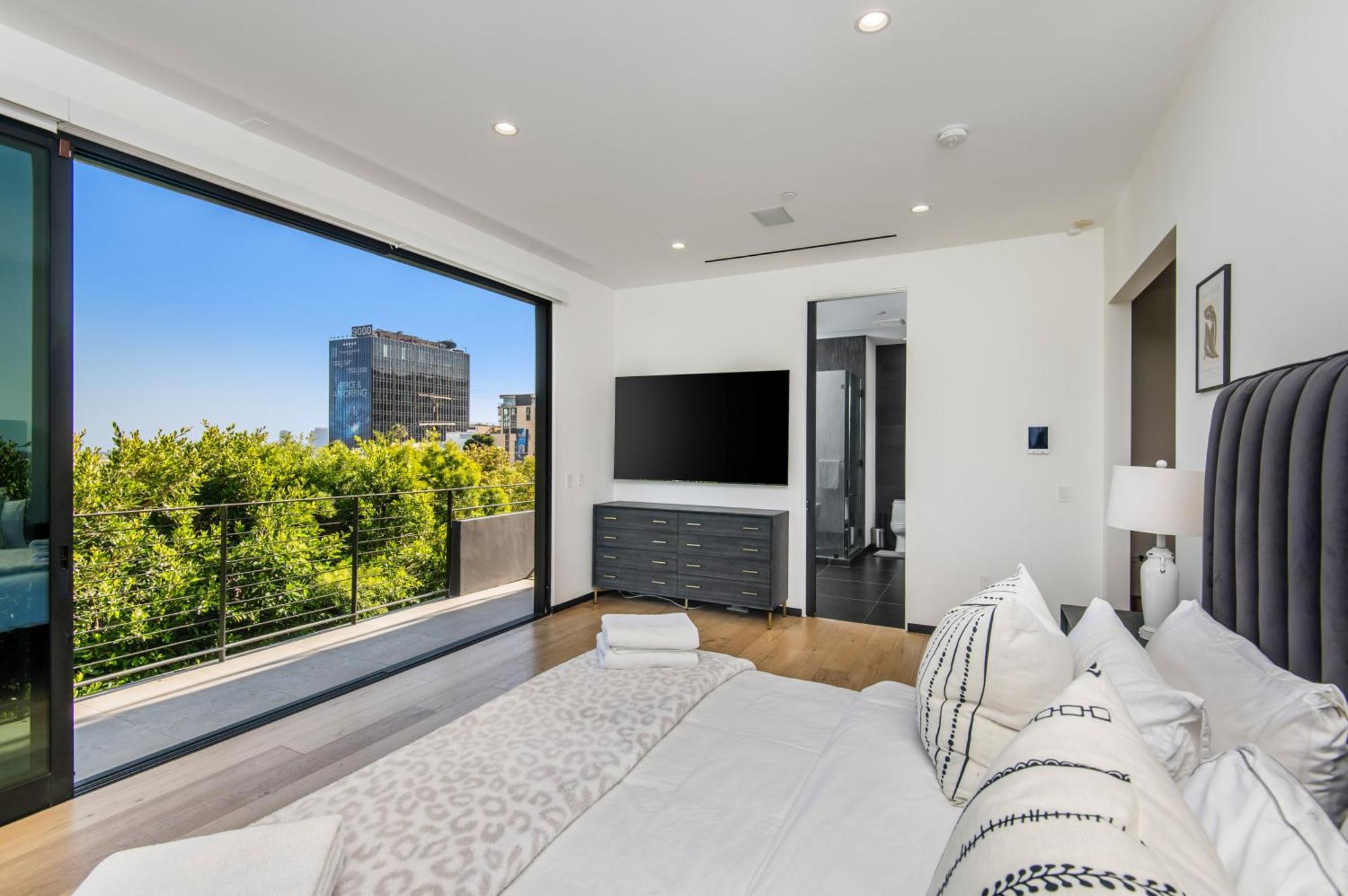 West Hollywood Luxury With Views * Los Angeles