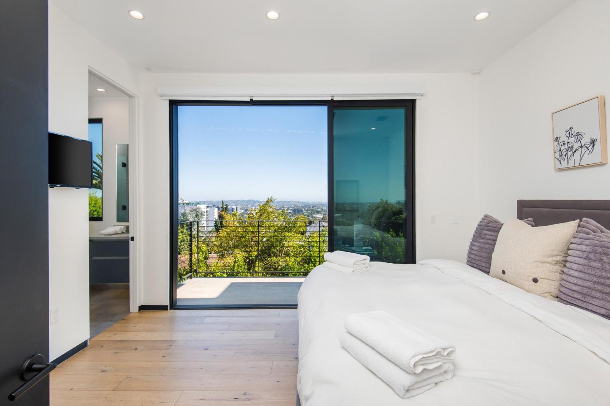West Hollywood Luxury With Views Villa *