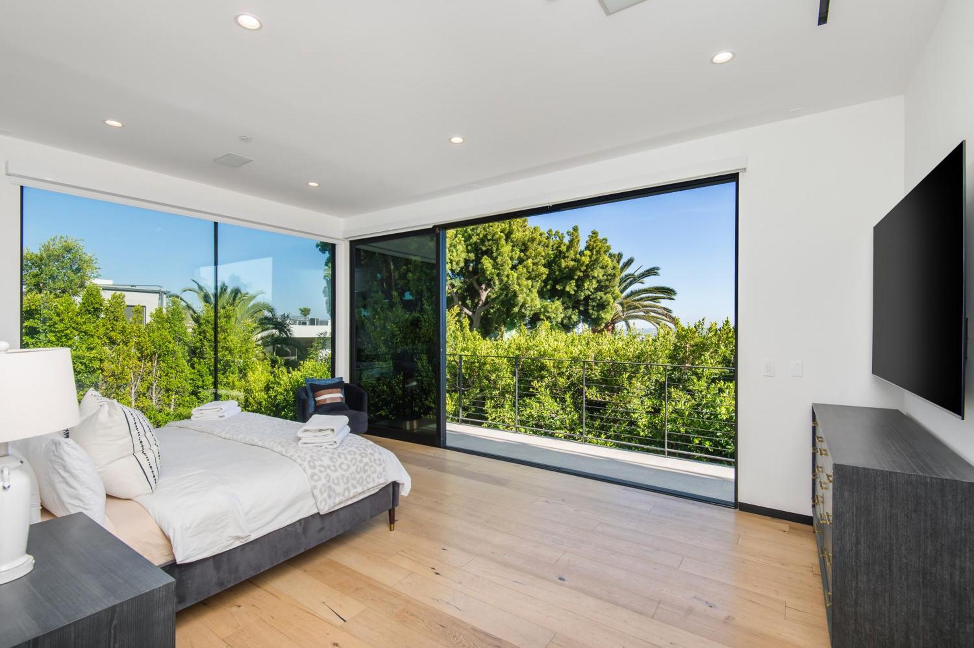 West Hollywood Luxury With Views Villa